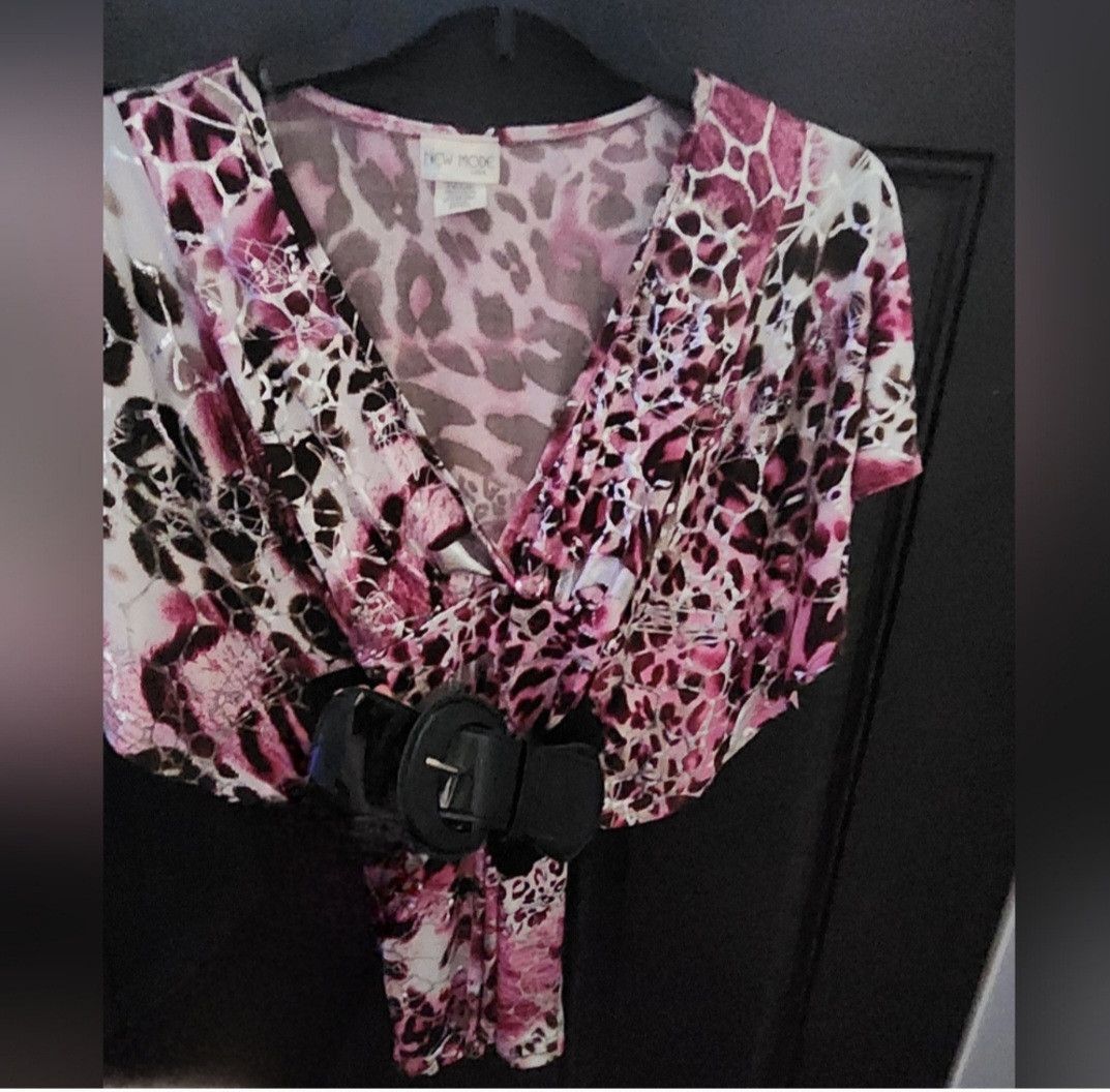 Other NWOT Mode Flutter Burgundy Silver Leopard Tie Dye Top S Size S / US 4 / IT 40 - 1 Thumbnail