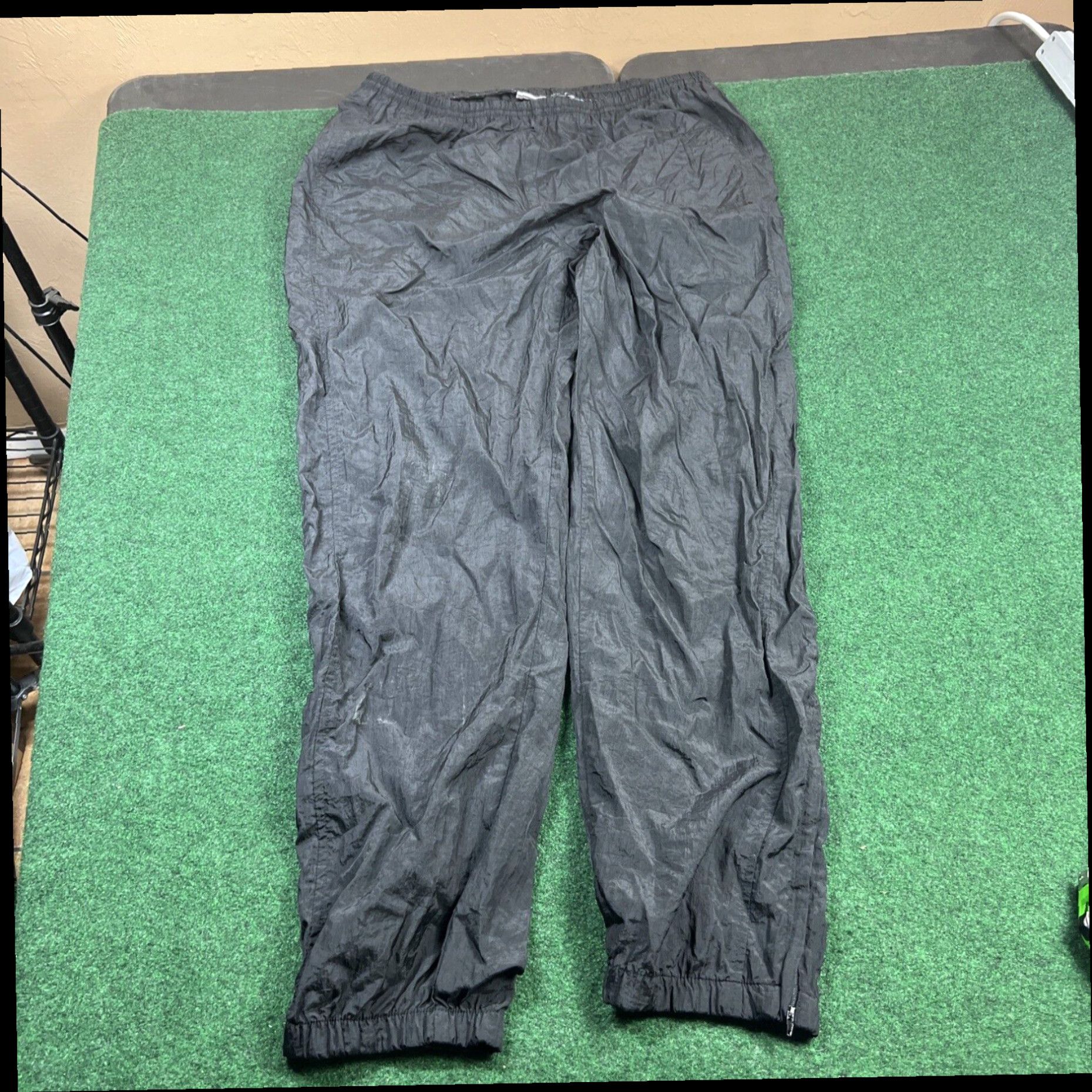Reebok Vintage Reebok Track Pants - Jogger Windbreaker - Retro -Black Mens Size Large Size US 33 - 1 Thumbnail