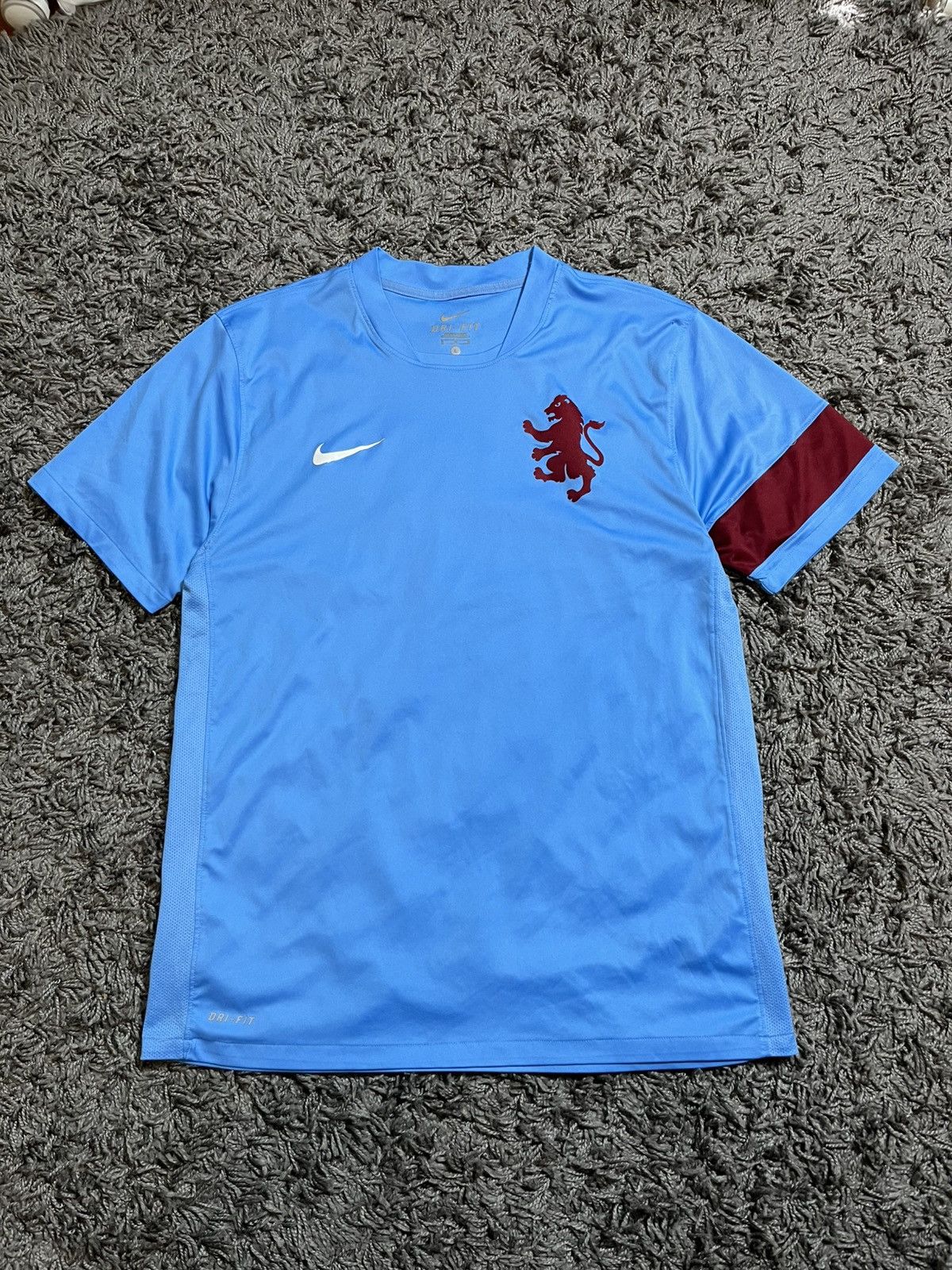 Nike ASTON VILLA AVFC NIKE TRAINING 2011/12 SOCCER JERSEY Y2K Size US L / EU 52-54 / 3 - 1 Thumbnail