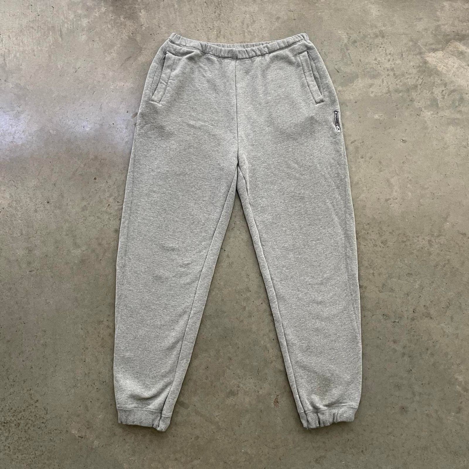 Reebok Vintage Reebok Grey Sweatpants Size US 32 / EU 48 - 1 Thumbnail