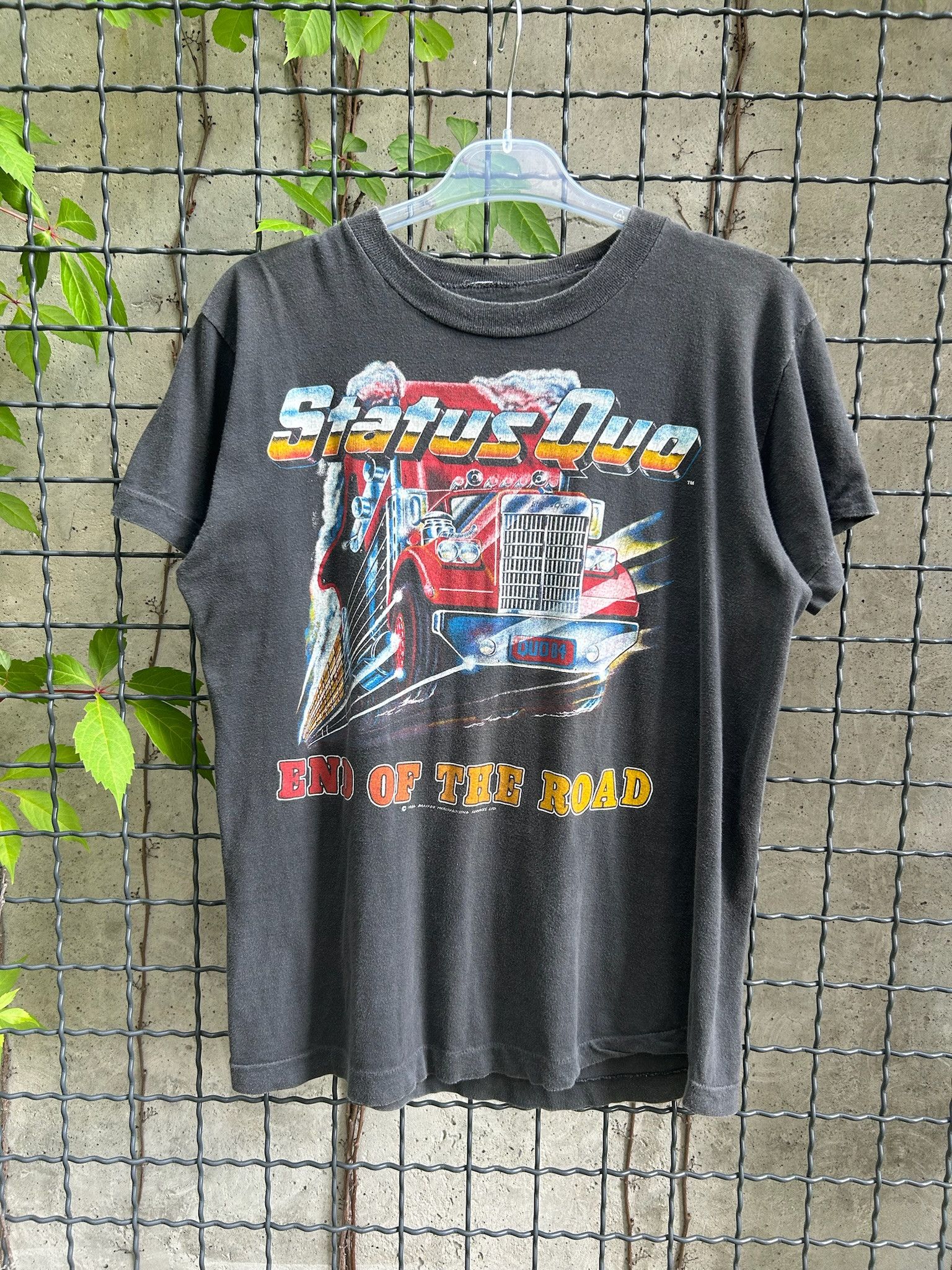 Band Tees Vintage 1984 Status Quo End Of The Road Tour T-shirt Size US M / EU 48-50 / 2 - 1 Thumbnail