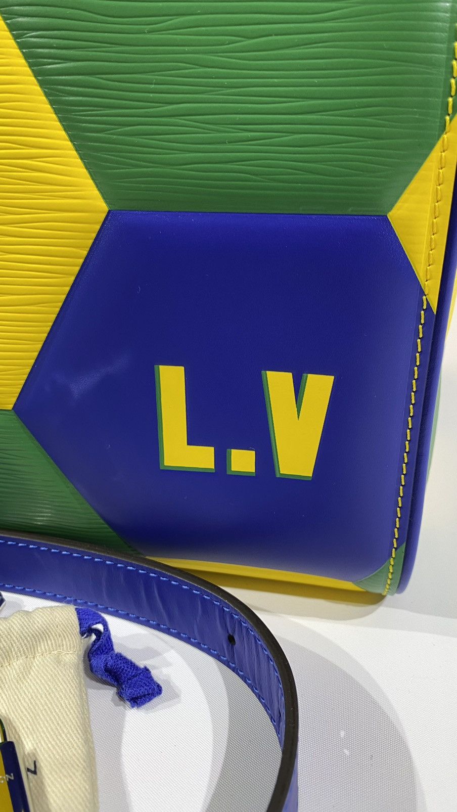 Louis Vuitton × NBA Louis Vuitton X FIFA World Cup Brazil 1 of 1 Duffel Keepall Size ONE SIZE - 7 Thumbnail