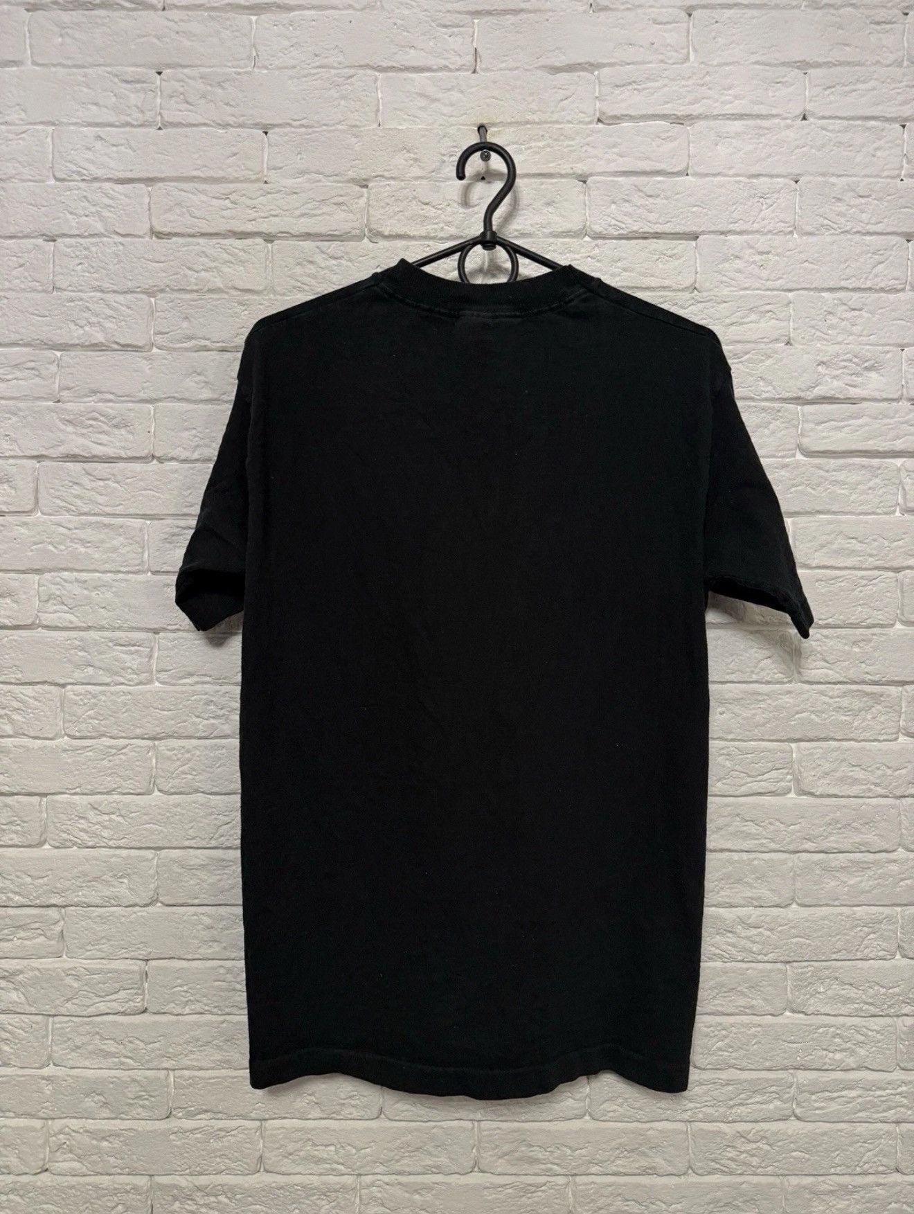 Fruit Of The Loom Vintage Babylon 5 Promo T-shirt 1994 USA Made Sz M Size US M / EU 48-50 / 2 - 7 Thumbnail