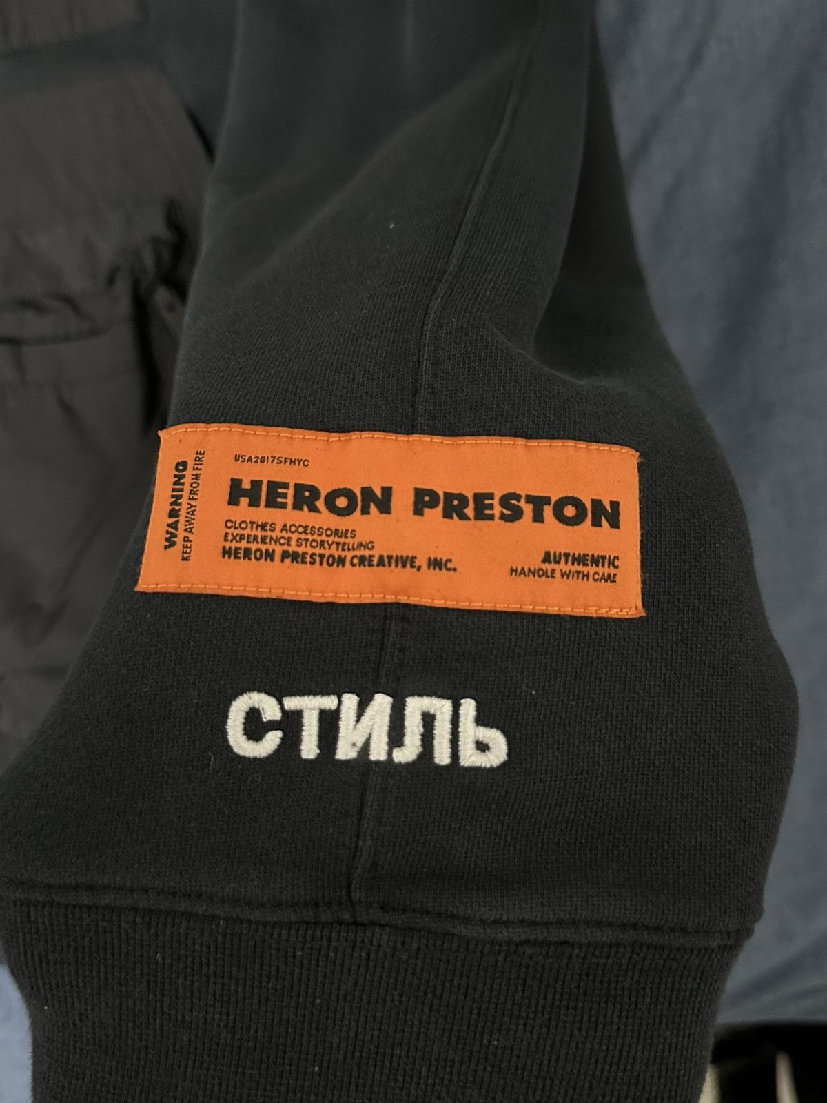 Heron Preston Heron Preston Graffiti Zip-Up Hoodie Size US M / EU 48-50 / 2 - 2 Thumbnail