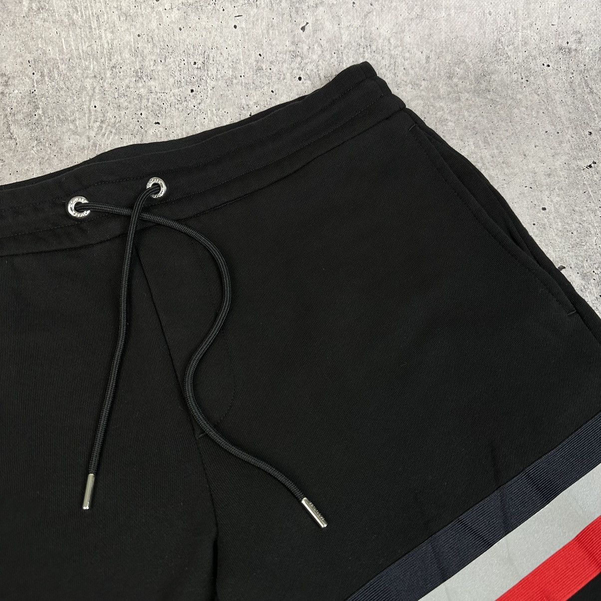 Moncler New Moncler Pantalone Corto Tricolor Stripe Bermuda Shorts Size US 30 / EU 46 - 2 Thumbnail