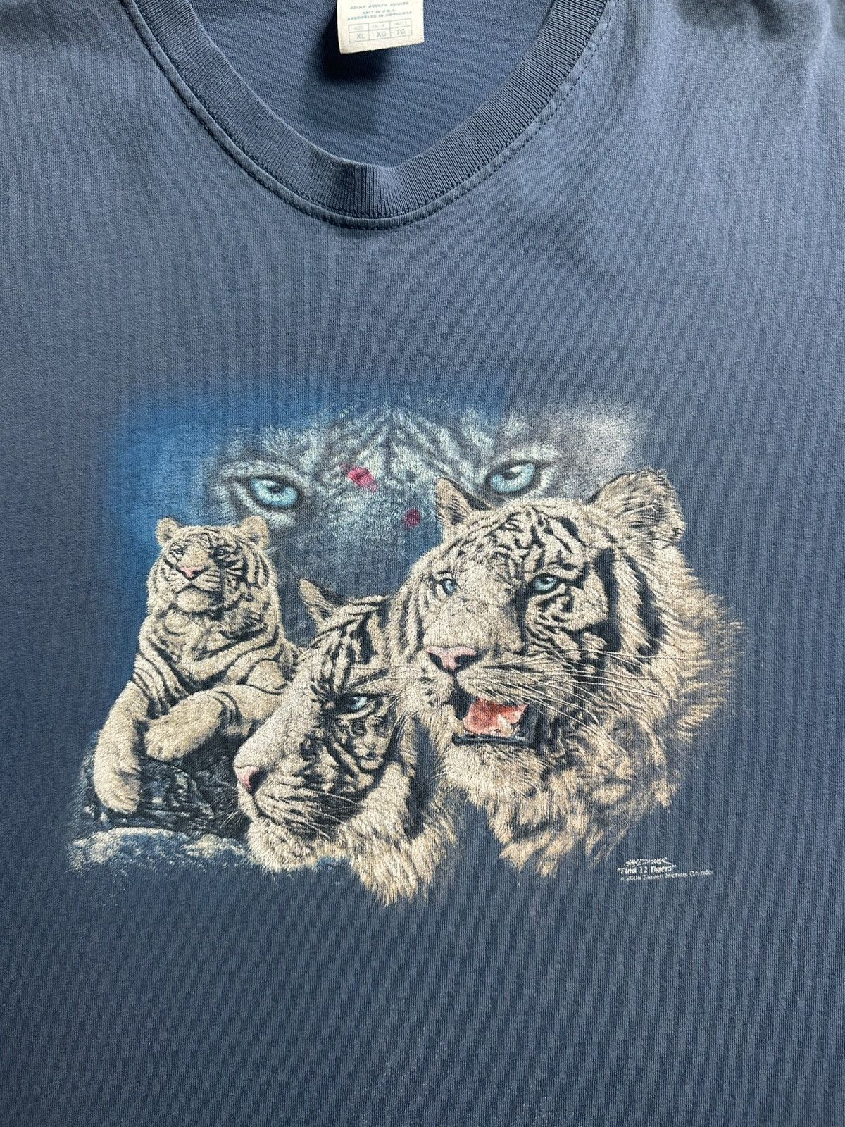 Vintage Vintage White Tigers Animal T-shirt Size XL Size US XL / EU 56 / 4 - 4 Thumbnail