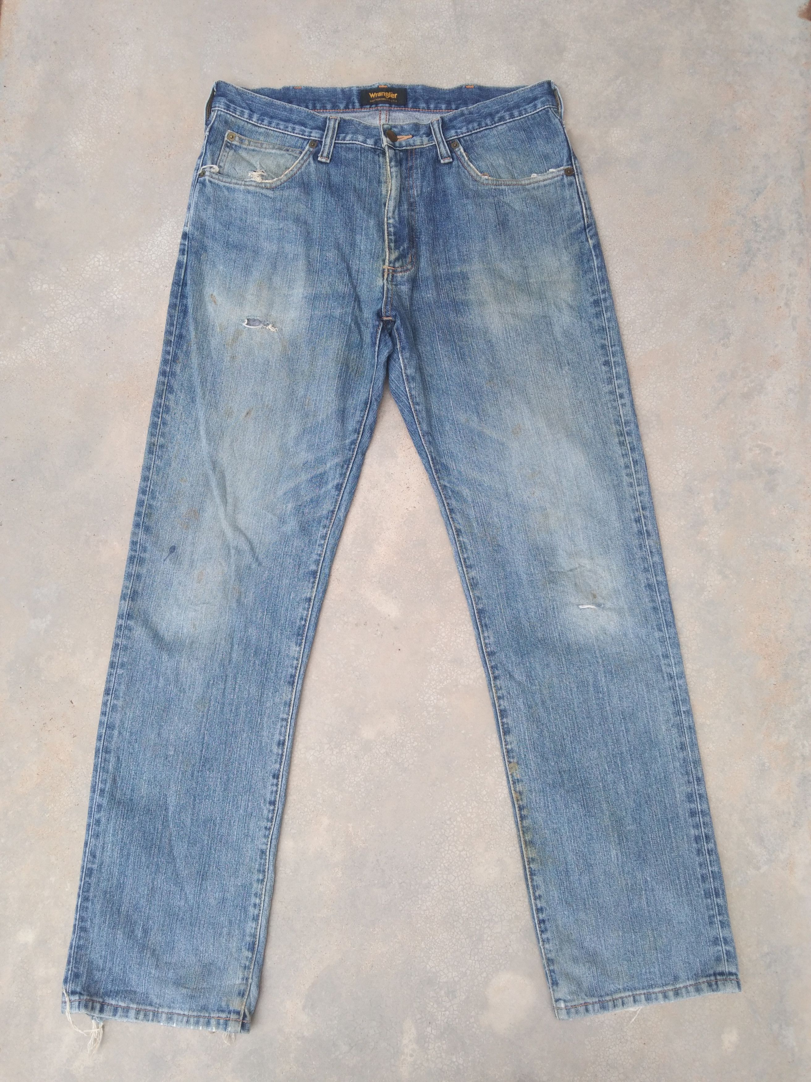 Wrangler Vintage Faded Blue Wrangler Straight Distressed Jeans 33x31 Size US 33 - 1 Thumbnail