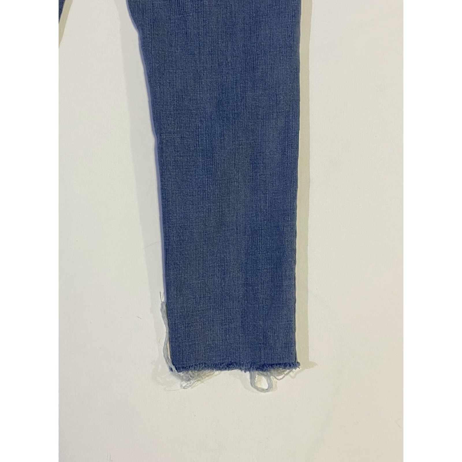Levi's Levi's 311 Shaping Skinny Jeans Women Light Wash Mid Rise 28 Blue Denim Regular 5-Pocket Cotton Blend Slimming Stretch Size 28" / US 6 / IT 42 - 6 Thumbnail