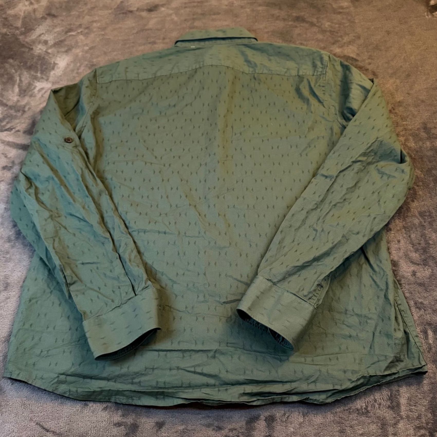 Perry Ellis Perry Ellis Untucked Shirt Button-Up Mens XL Green Geometric Textured Shortlisted Untucked Length Casual Business Casual NWT Size US XL / EU 56 / 4 - 5 Thumbnail