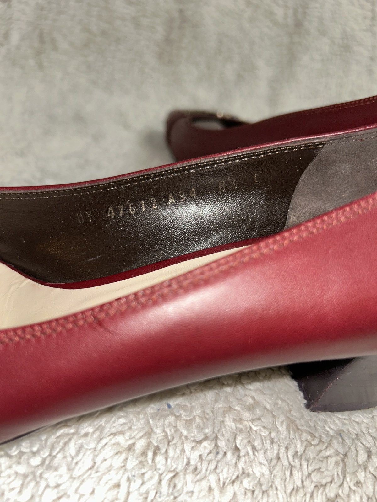 Salvatore Ferragamo Salvatore Ferragamo Women’s Burgundy Leather Gancini Pumps Size US 8.5 / IT 38.5 - 5 Thumbnail