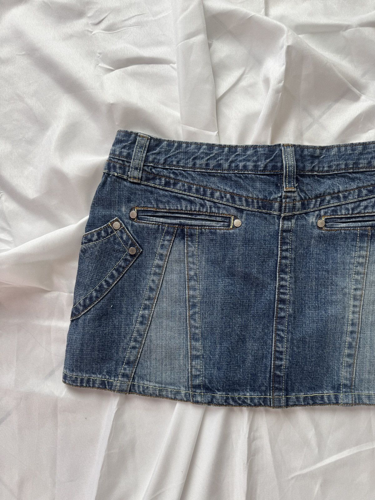 Hysteric Glamour 2000’s Fishbone Y2K Vintage Glam Washed Denim Mini Skirt Size 30" / US 8 / IT 44 - 6 Thumbnail