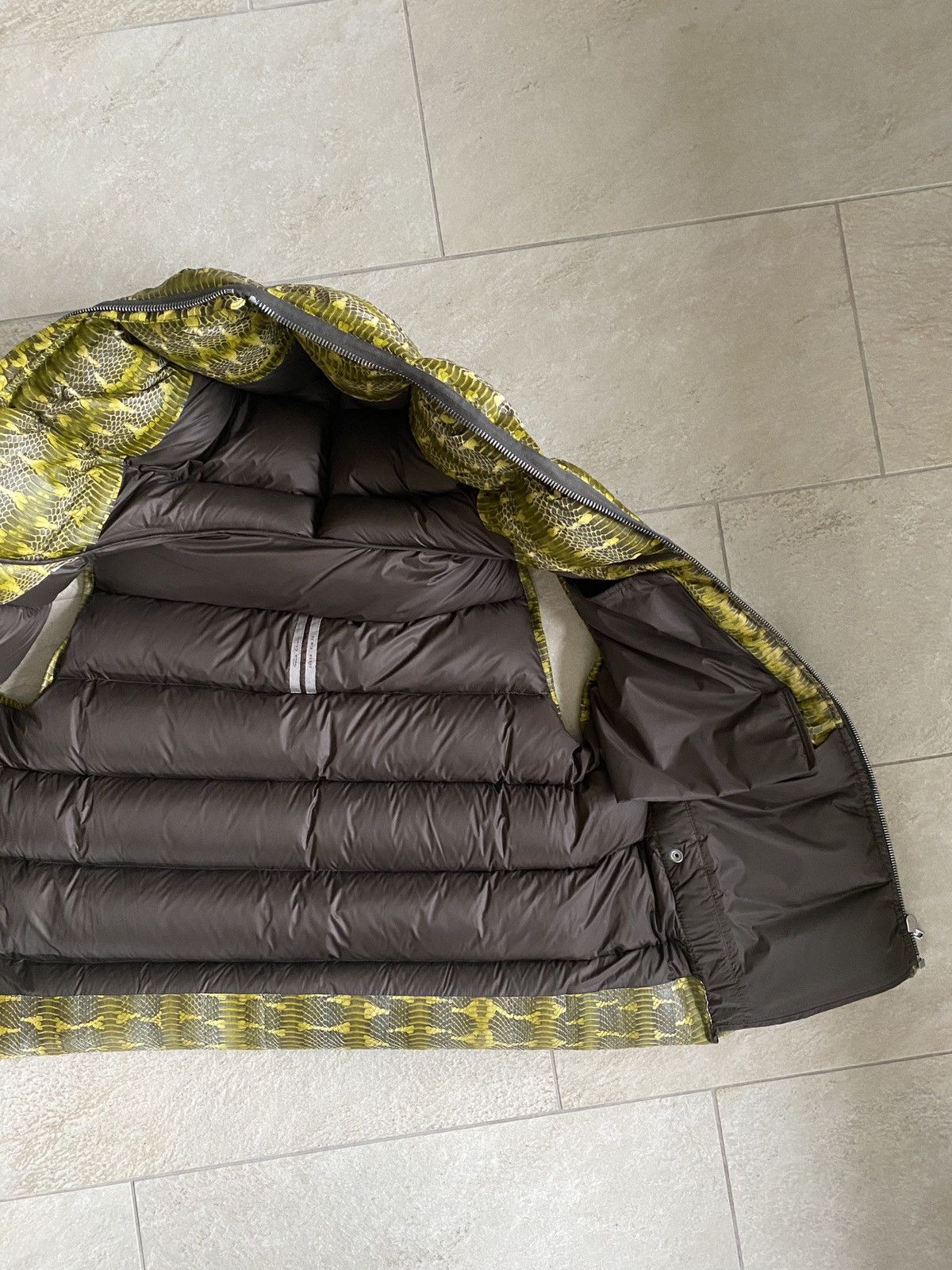 Rick Owens Rick Owens FW23 SEALED VEST PYTHON SNAKESKIN Size US L / EU 52-54 / 3 - 14 Thumbnail