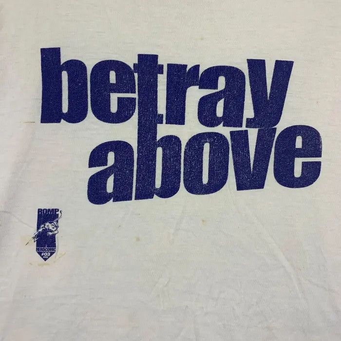 Vintage Vintage ROMP HERO COMIC Betray Above Marvel Tee Shirt Size US L / EU 52-54 / 3 - 6 Thumbnail