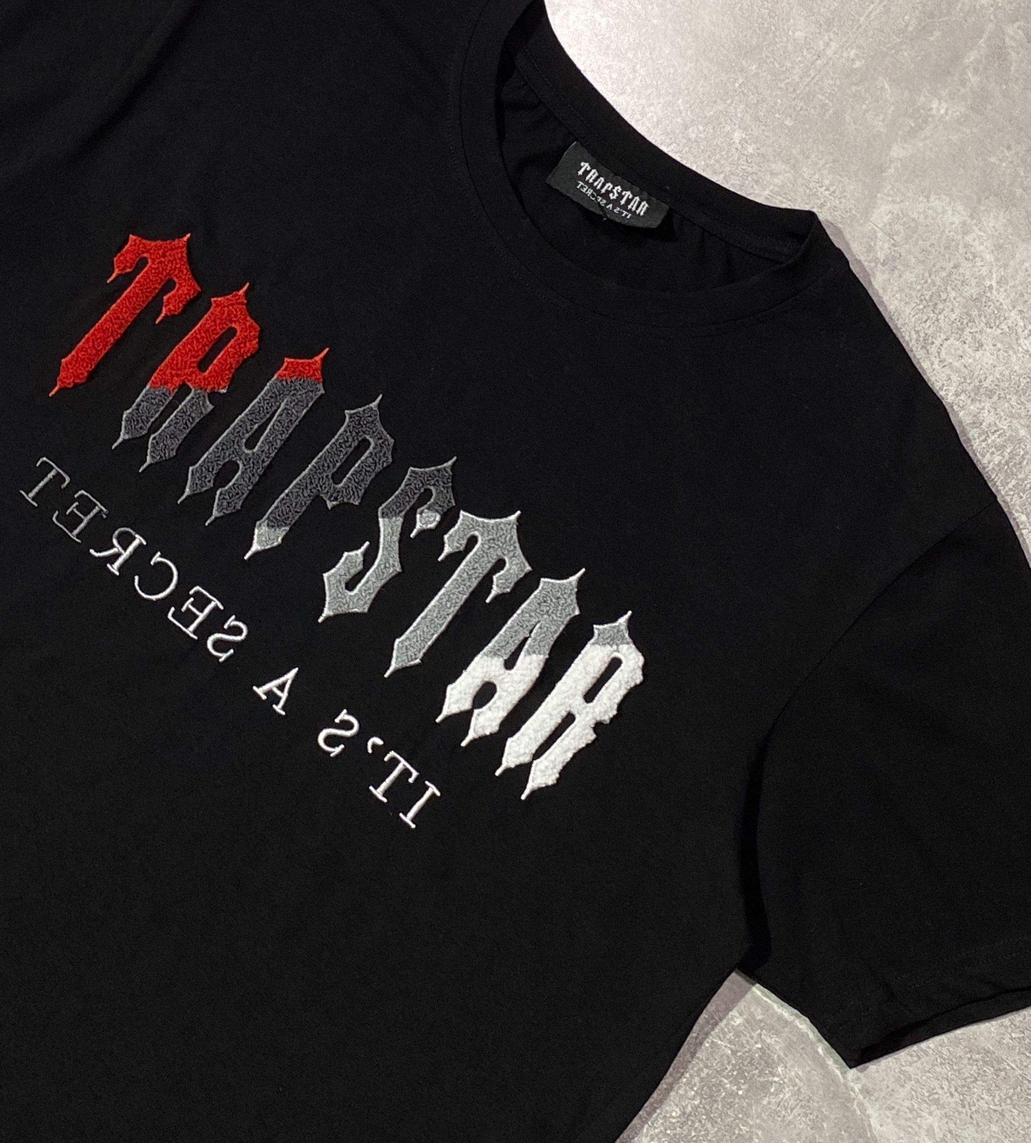Trapstar London TRAPSTAR London “It’s A Secret” Big Logo T-shirt Size US M / EU 48-50 / 2 - 2 Thumbnail