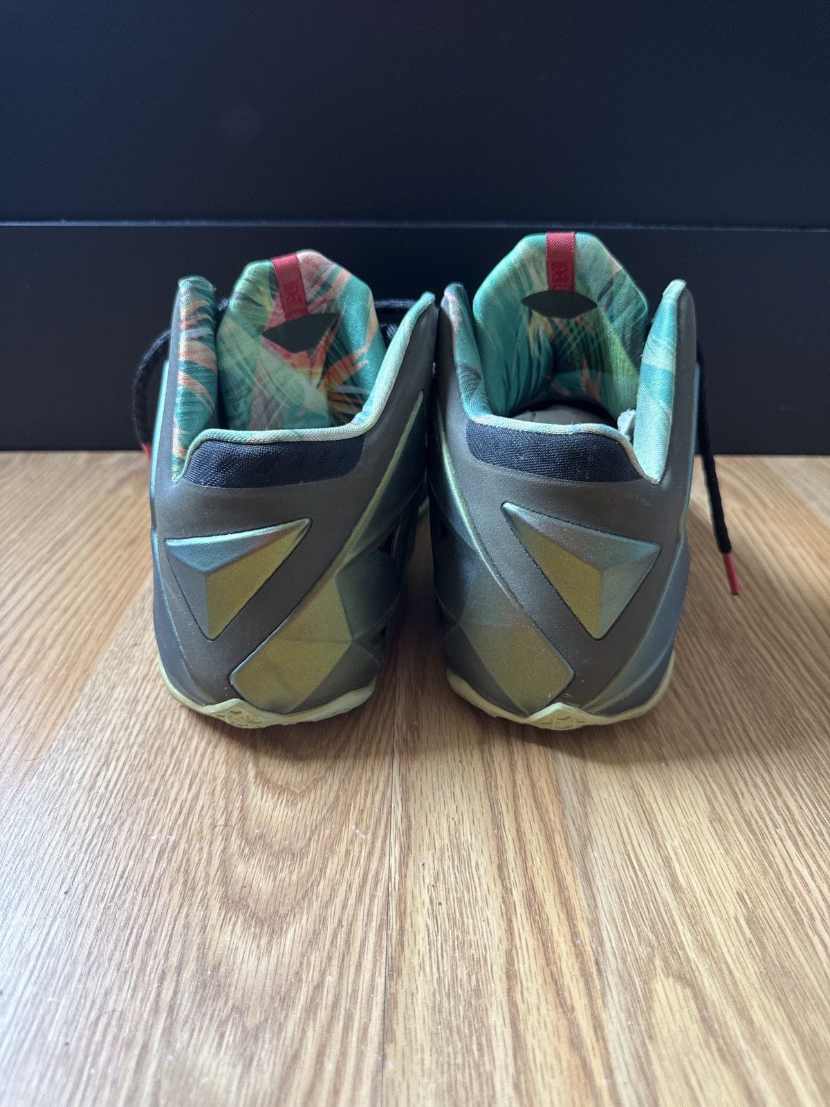 Nike Nike LeBron XI Kings Pride Size US 11.5 / EU 44-45 - 5 Thumbnail