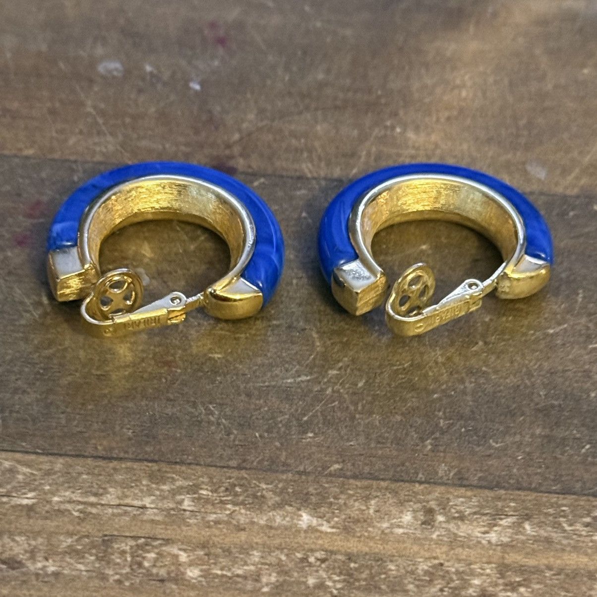 Vintage Vintage Crown Trifari blue and gold clip on hoop earrings Size ONE SIZE - 4 Thumbnail