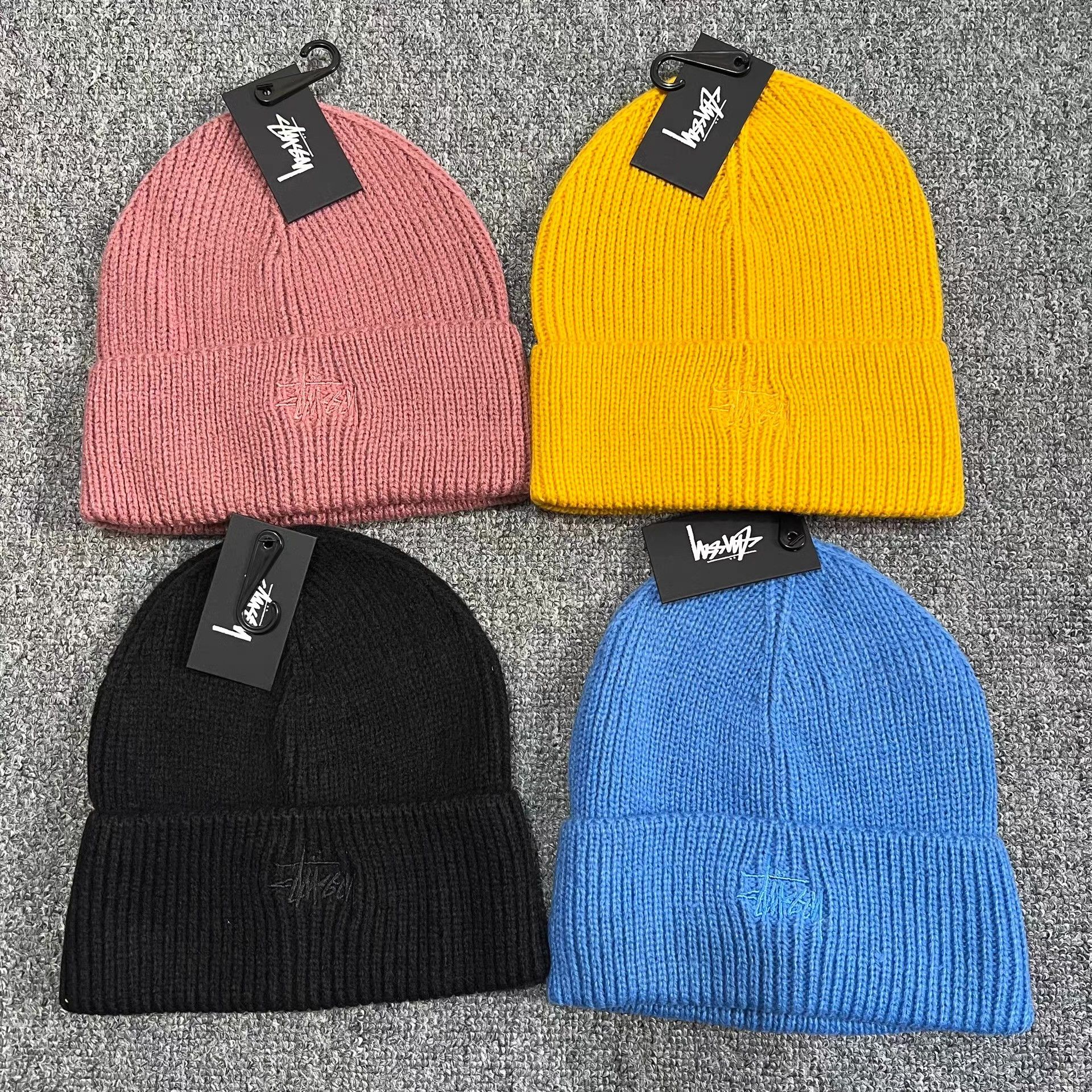 Stussy Stussy classic solid color embroidered logo knit beanie Q7 Size ONE SIZE - 1 Thumbnail
