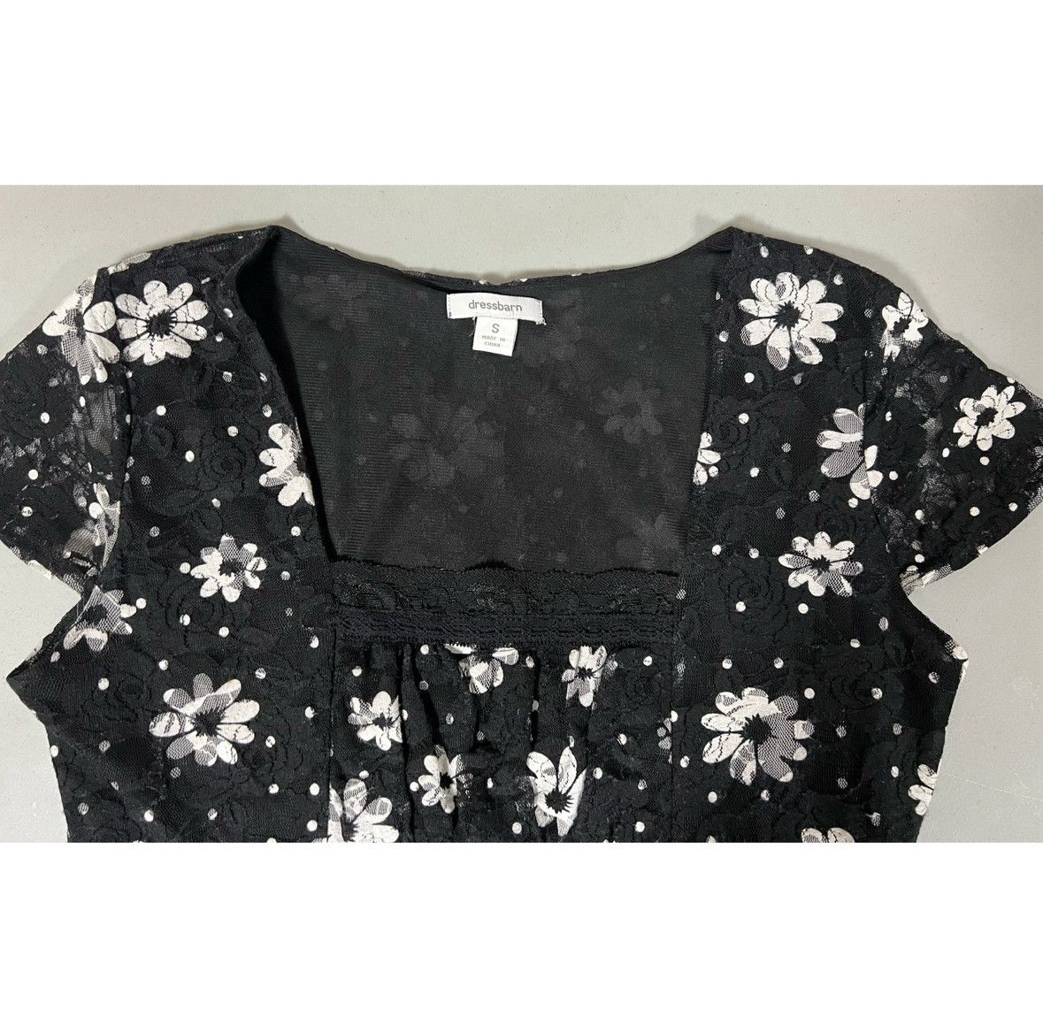 Dress the Population Black Polka Dot Daisy Floral Lace Top Shirt Blouse Size S 🤍🖤 Size S / US 4 / IT 40 - 4 Thumbnail
