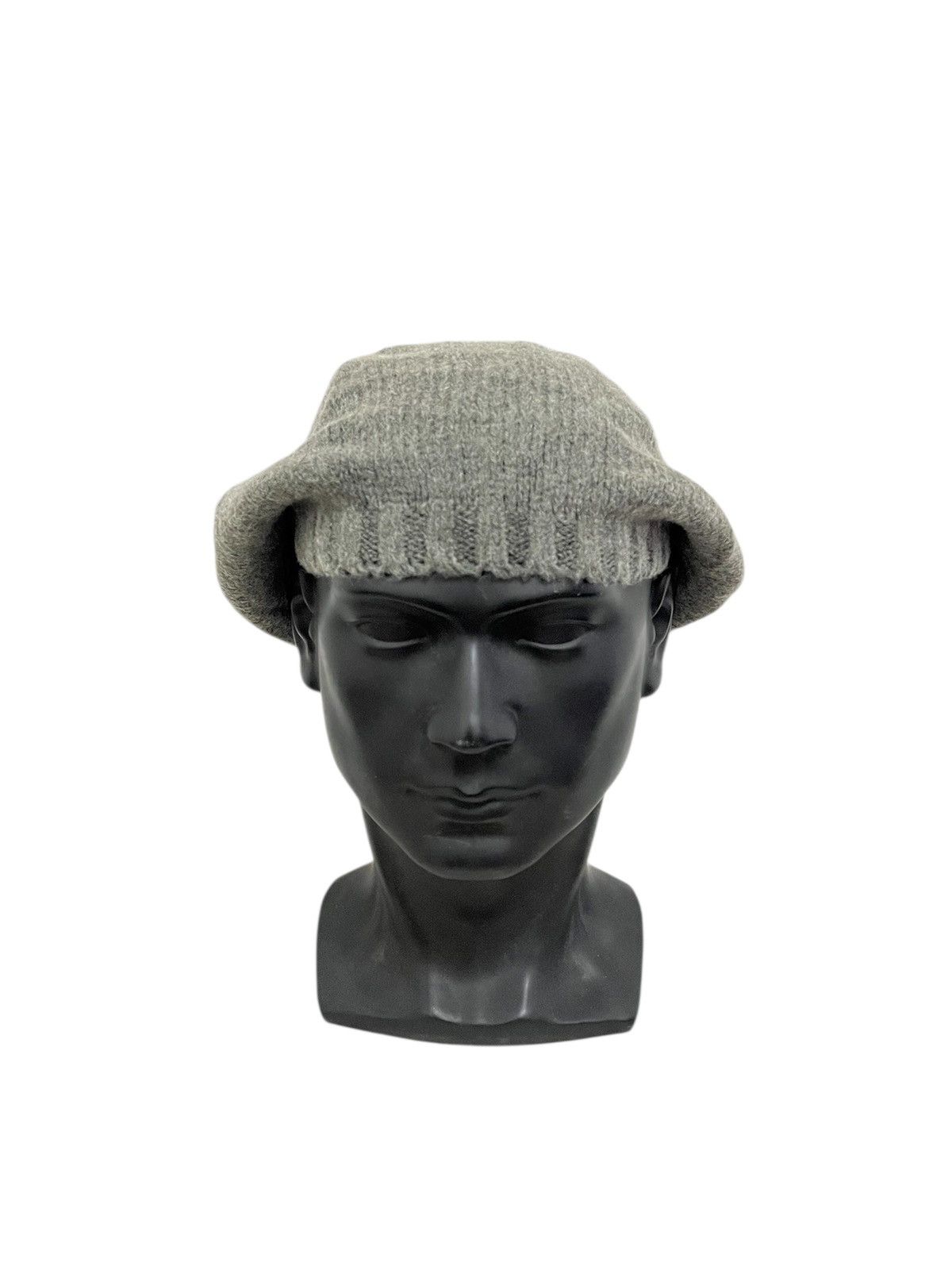Uniqlo Uniqlo plain beanie hat Size ONE SIZE - 1 Thumbnail