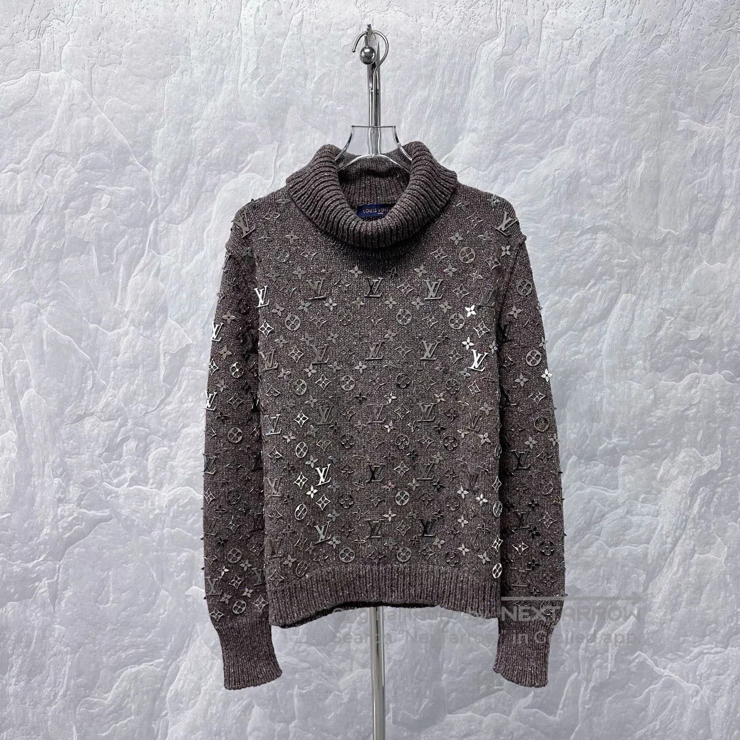 Louis Vuitton Louis Vuitton LV Metal Logo Turtleneck Sweater. Size US M / EU 48-50 / 2 - 1 Thumbnail