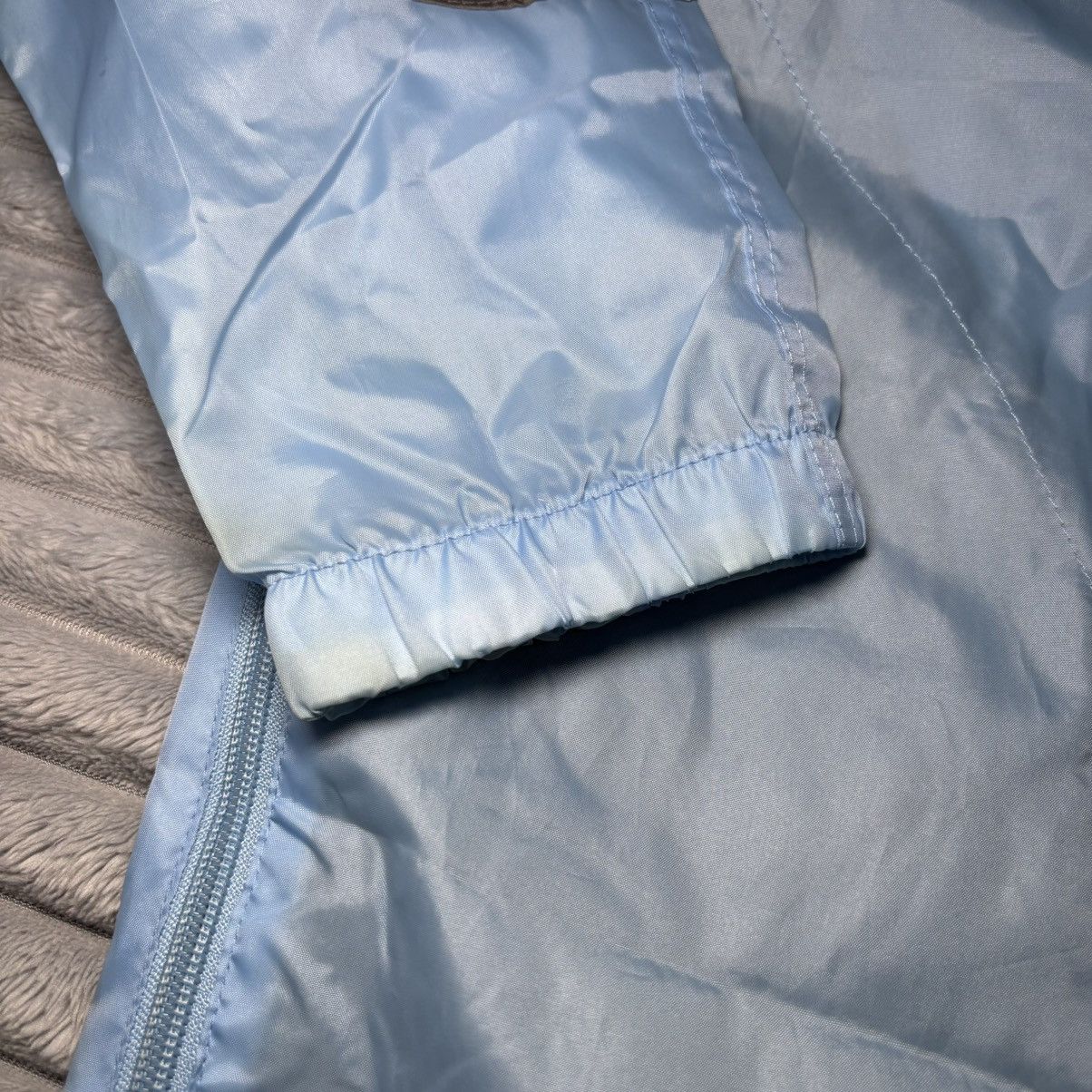 Disney Walt Disney Parks Windbreaker Rain Jacket Pouch Disneyland Size US L / EU 52-54 / 3 - 11 Thumbnail