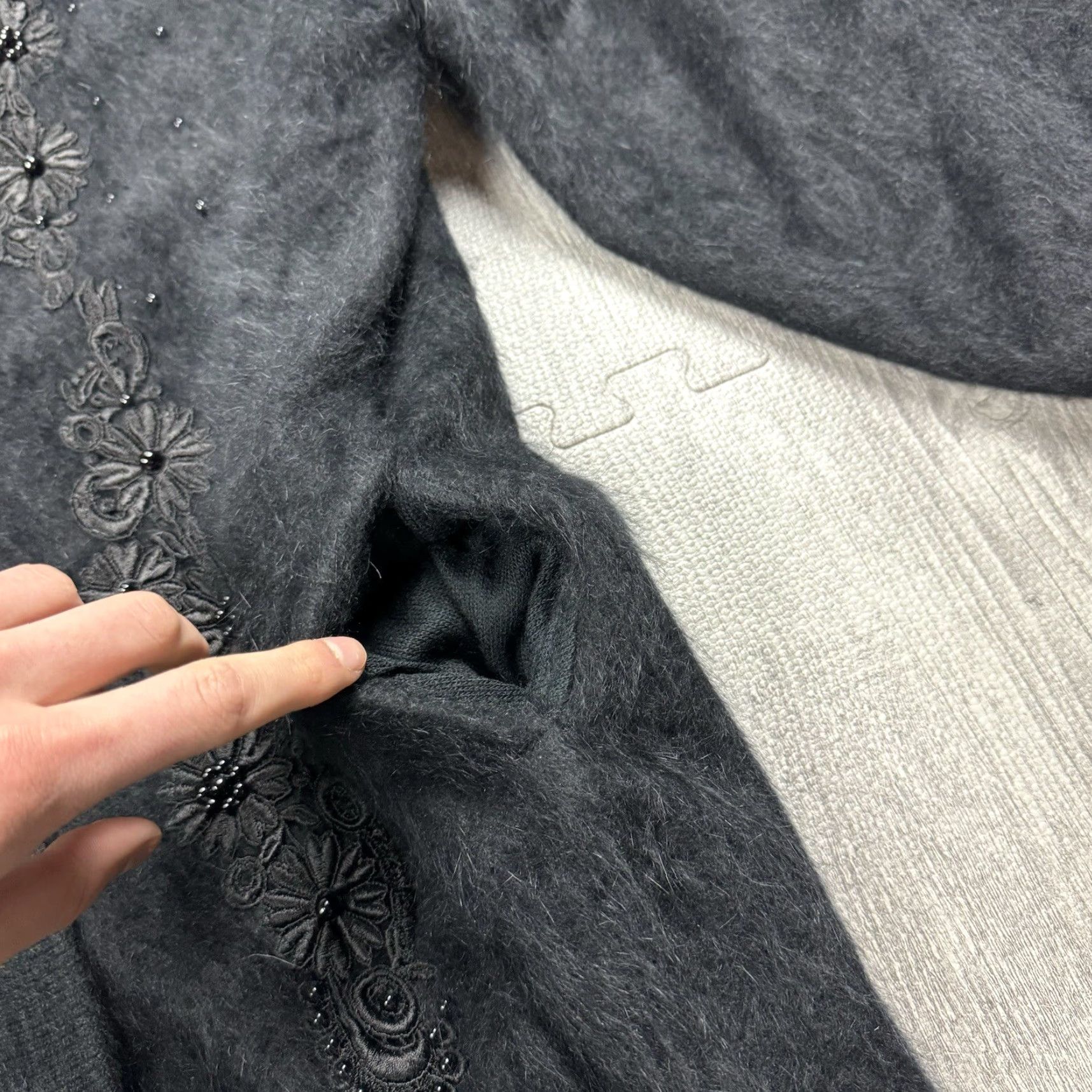 Lee VINTAGE Lee Sands Women's Beaded Angora Fuzzy Long Sleeve Button-Up Cardigan Jacket One Size Black Fall Winter Size ONE SIZE - 6 Thumbnail