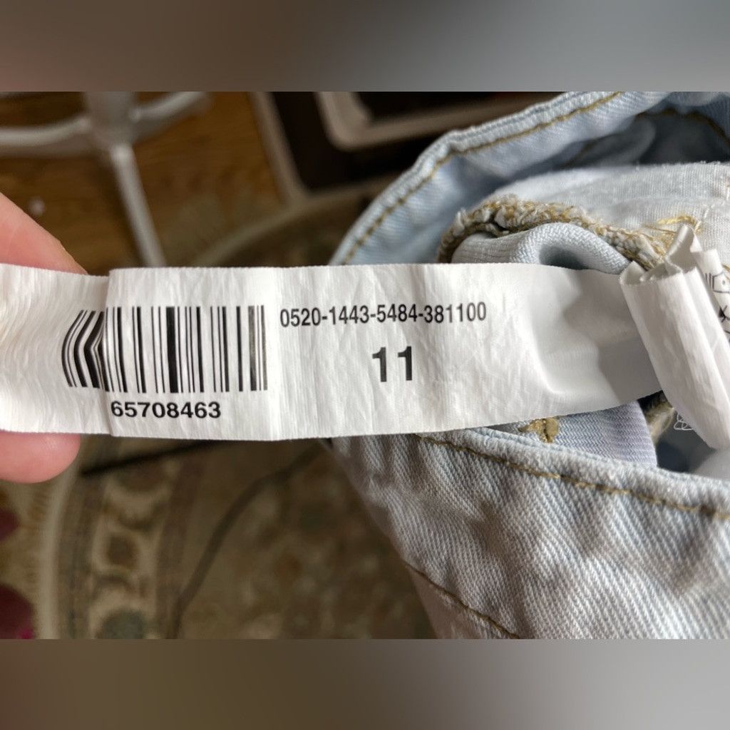 Other Refuge Denim Mom Distressed Light Wash Jean Shorts 11 Size 32" / US 10 / IT 46 - 11 Thumbnail