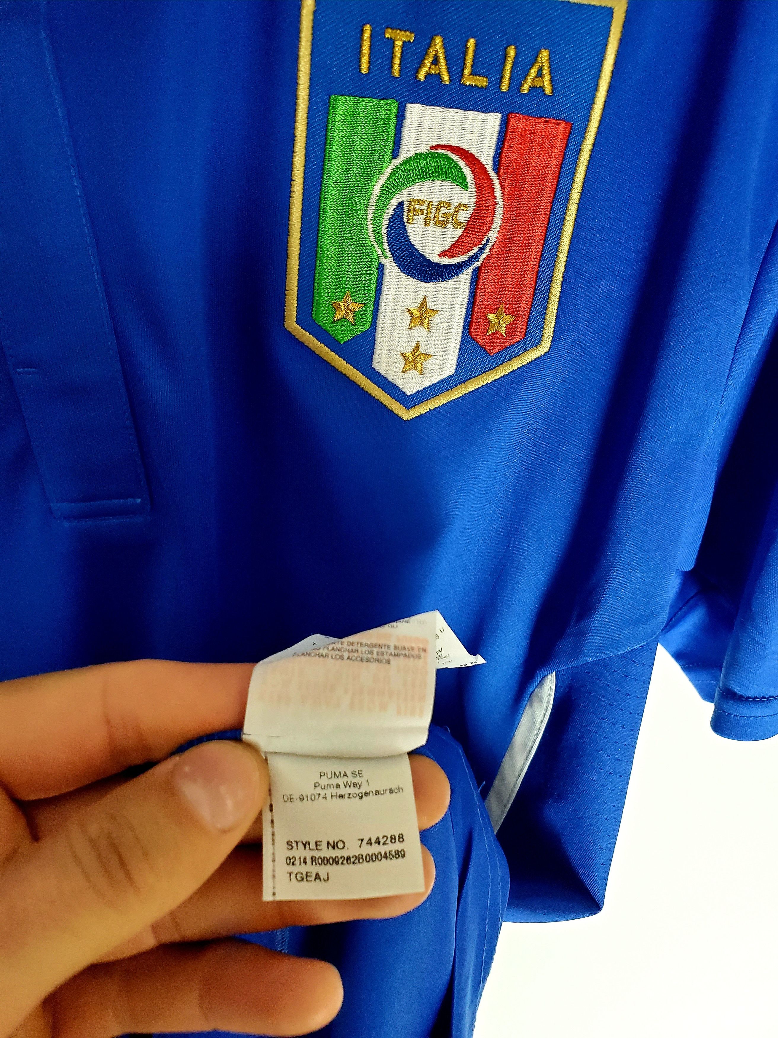 Puma Authentic Andrea Pirlo Italy 2014 World Cup Jersey perfect Size US L / EU 52-54 / 3 - 9 Thumbnail