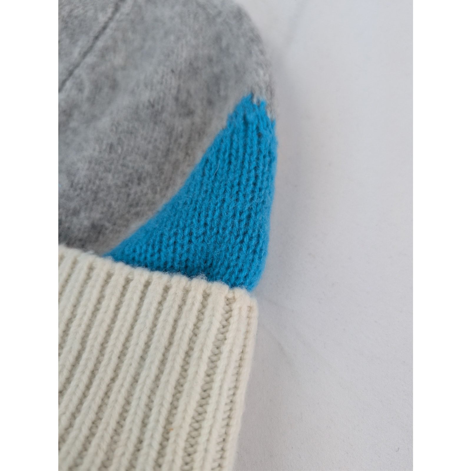 Moncler o1rshd1 Size: OS / Berretto Tricot Beanie Cap / Hat in Grey Size ONE SIZE - 9 Thumbnail