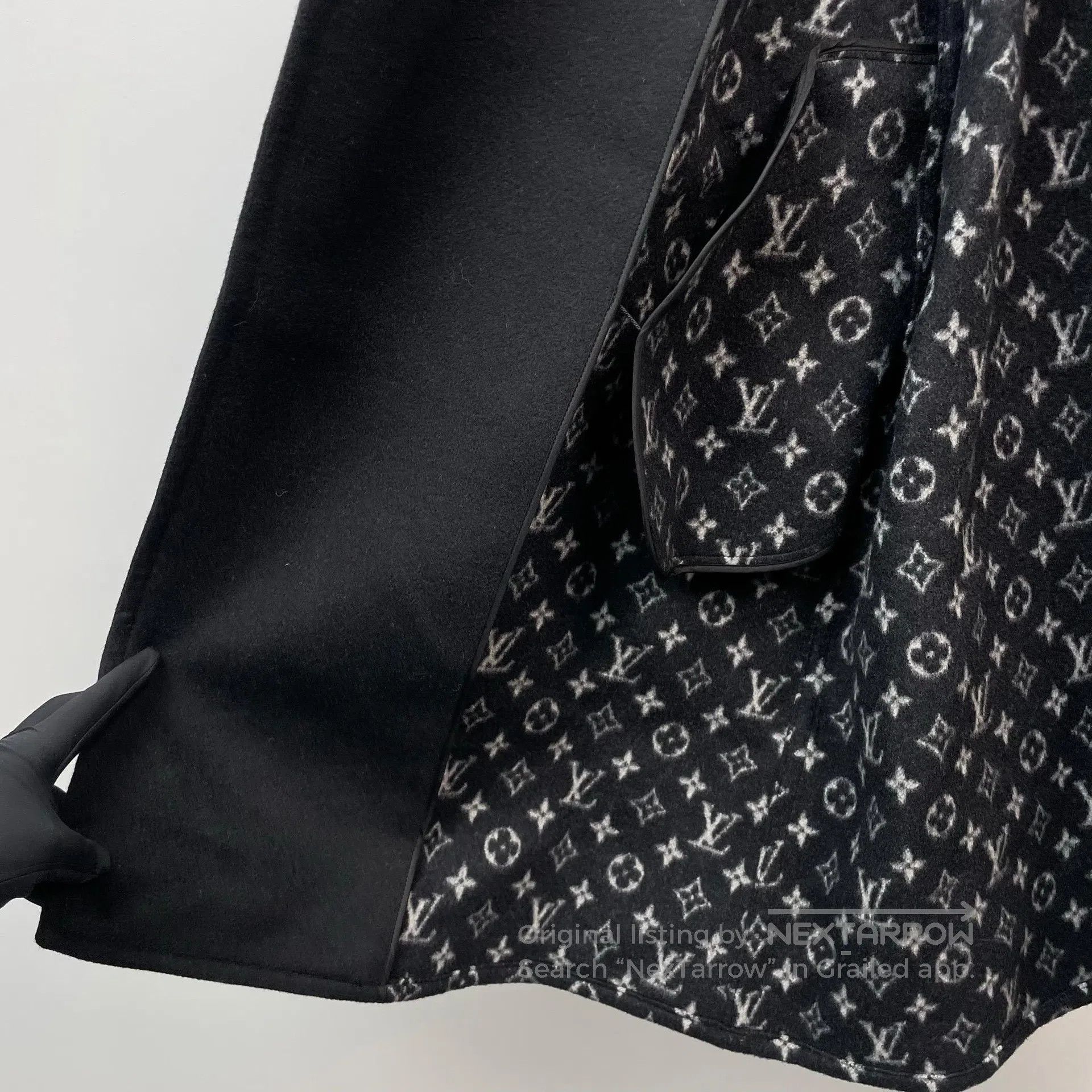 Louis Vuitton Louis Vuitton Black Lining Monogrammed Black Wool Belted M Size XS / US 0-2 / IT 36-38 - 9 Thumbnail