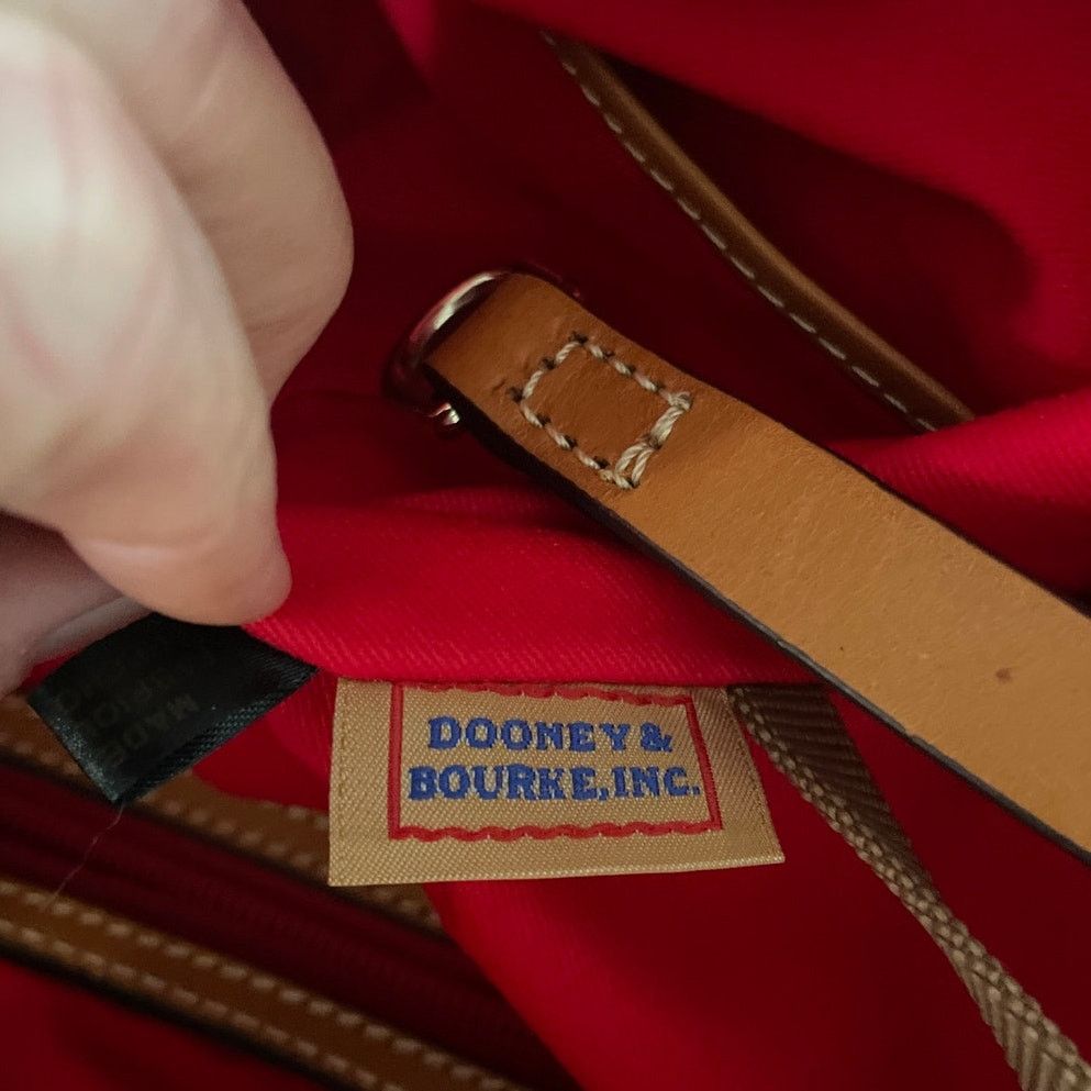 Dooney & Bourke Dooney and Bourke Briana Smooth Leather Shoulder Tote Purse Size ONE SIZE - 9 Thumbnail