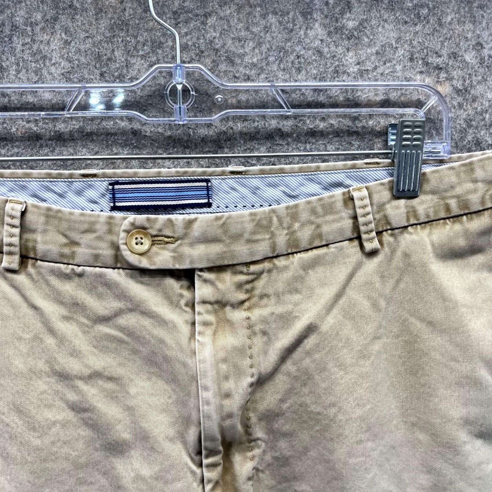 Peter Millar Peter Millar Shorts Men 36 Khaki Chino Flat Front Tan Beige Casual Two Tone Khaki Beige Chino Flat Front 36 Mens shorts Regular Summer 36 Men Size US 36 / EU 52 - 4 Thumbnail