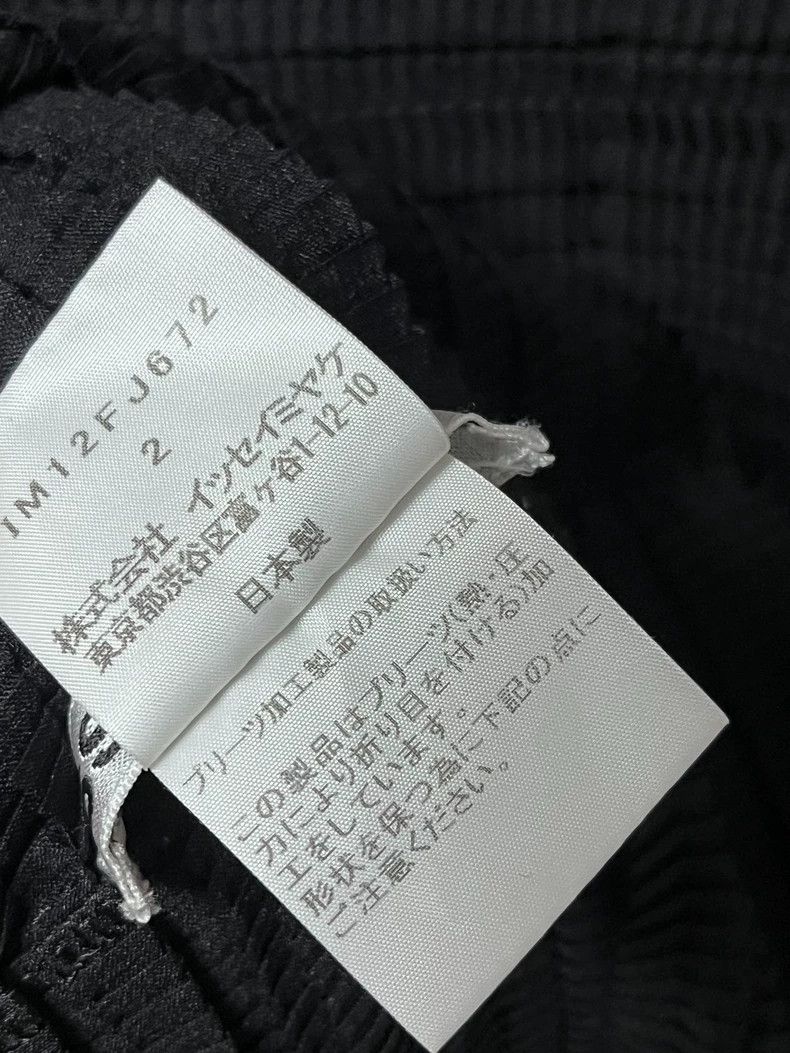 Issey Miyake Issey Miyake size:2 Black pleated top Size S / US 4 / IT 40 - 5 Thumbnail