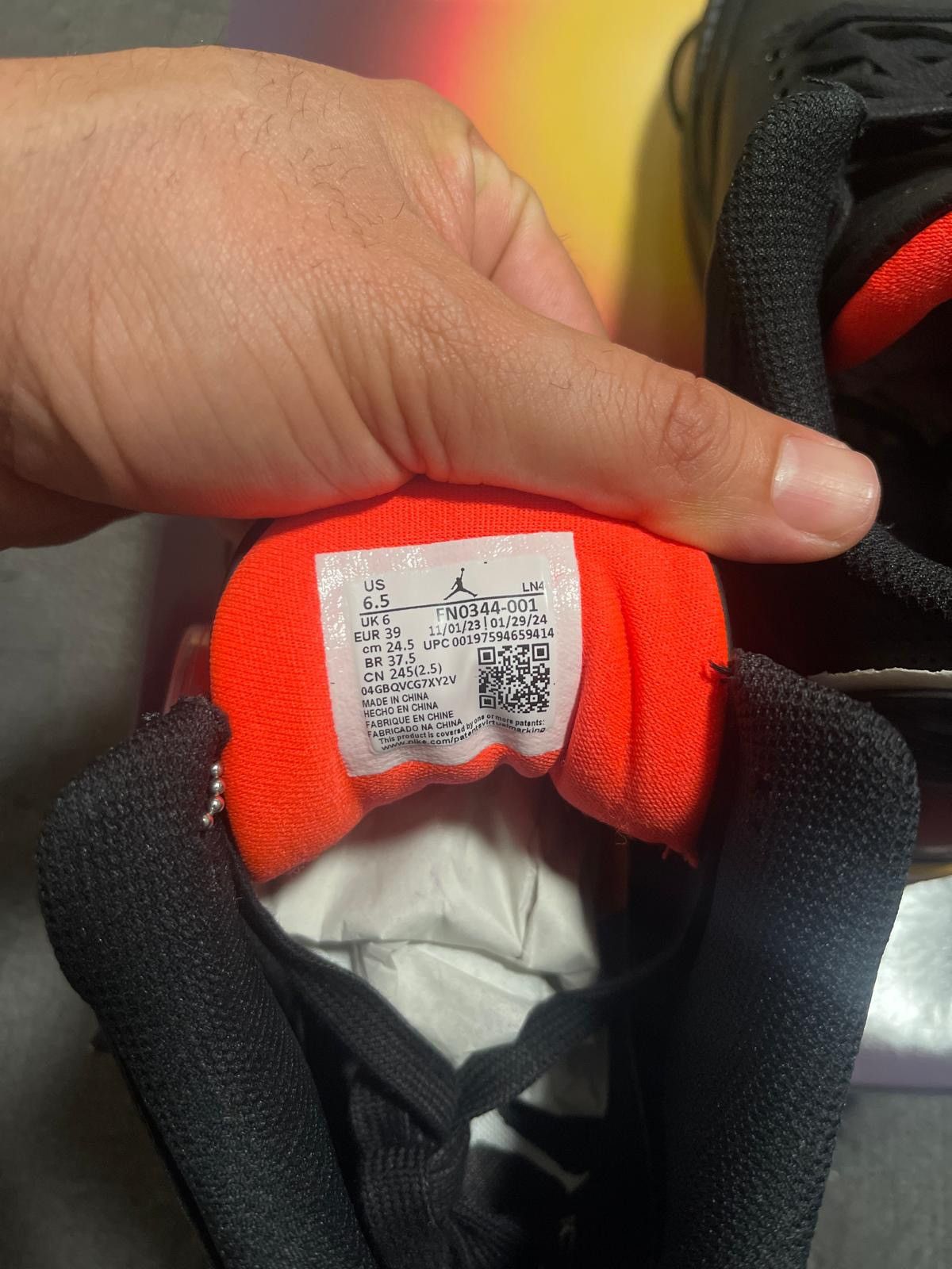 Jordan Brand JORDAN 3 RETRO J BALVIN RIO Size 6.5 signing by J balvin Size US 6.5 / EU 39-40 - 3 Thumbnail