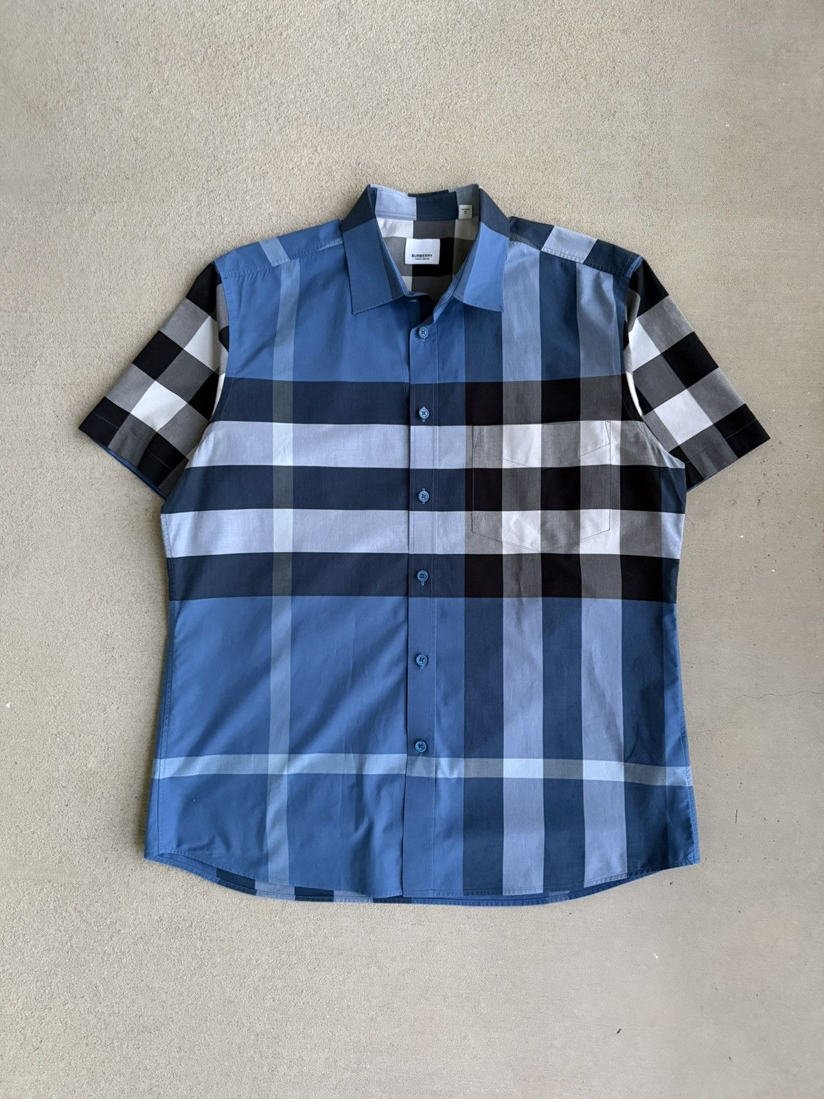 Burberry × Designer Burberry Blue Plaid Button Up Shirt Size US XL / EU 56 / 4 - 1 Thumbnail