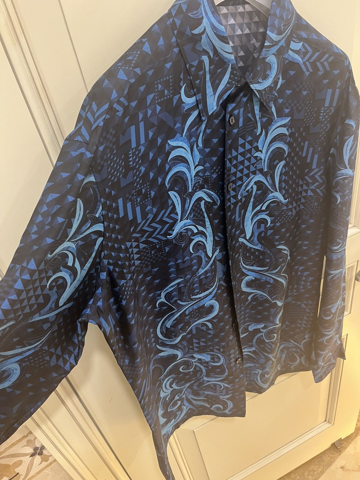 Versace hand drawn Barocco print silk shirt collar size40 Size US M / EU 48-50 / 2 - 20 Thumbnail