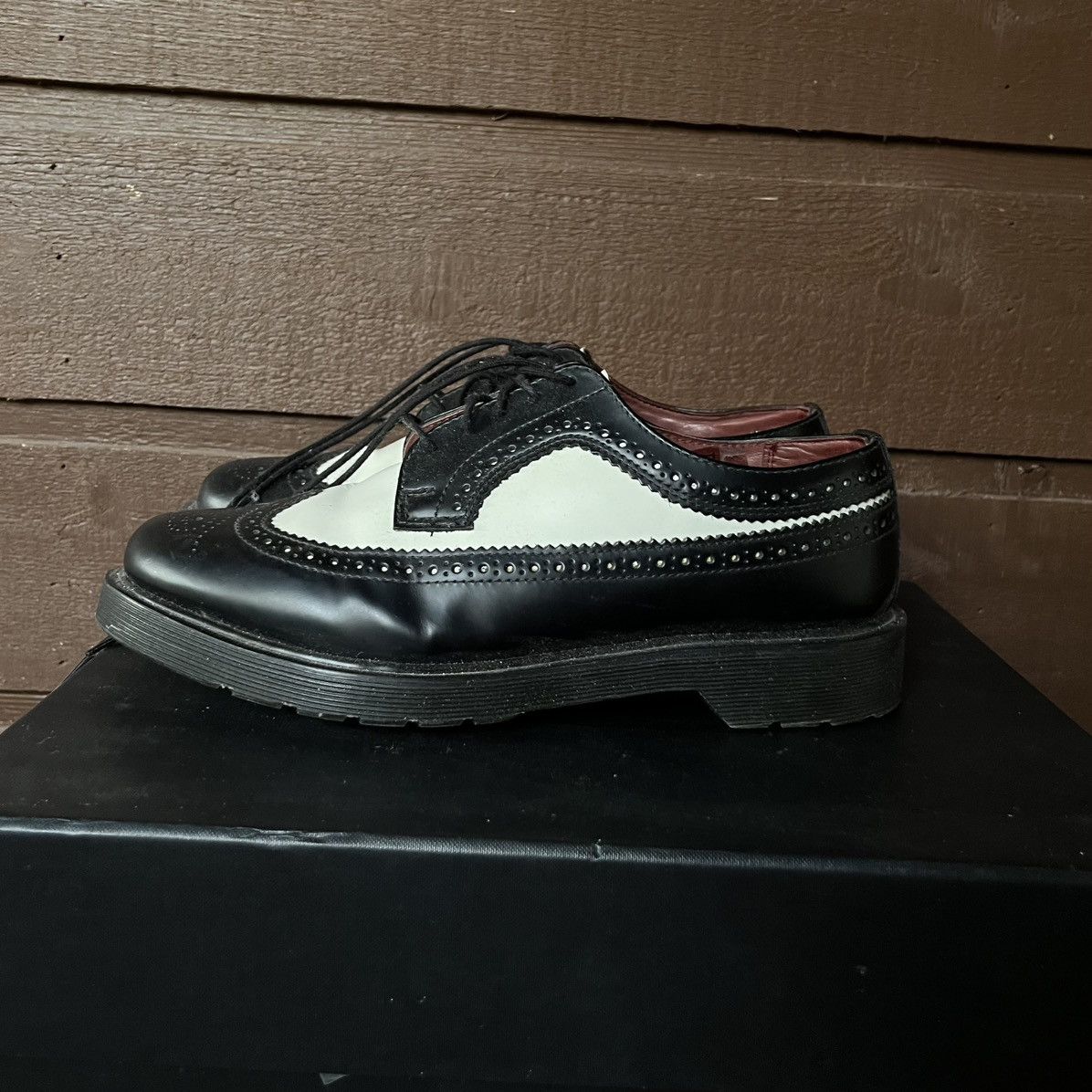 Dr. Martens Dr. Martens 3989 Bex Brogue Leather Oxford Size US 9 / EU 42 - 1 Thumbnail