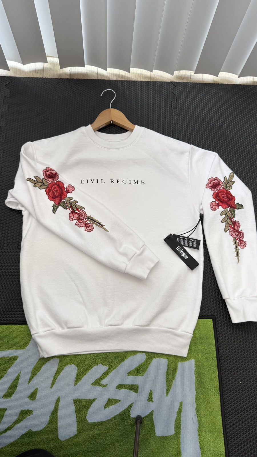 Civil Regime Civil Regime Rose Embroidered Crewneck – New With Tags Size US S / EU 44-46 / 1 - 9 Thumbnail