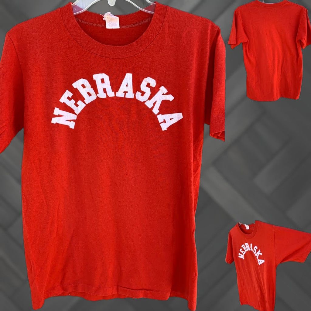 Vintage VINTAGE Nebraska Shirt M 38-40 Made In USA Single Stitch Red Men Graphic Tee 1970s Sportswear/Beach XS-? Size US M / EU 48-50 / 2 - 1 Thumbnail