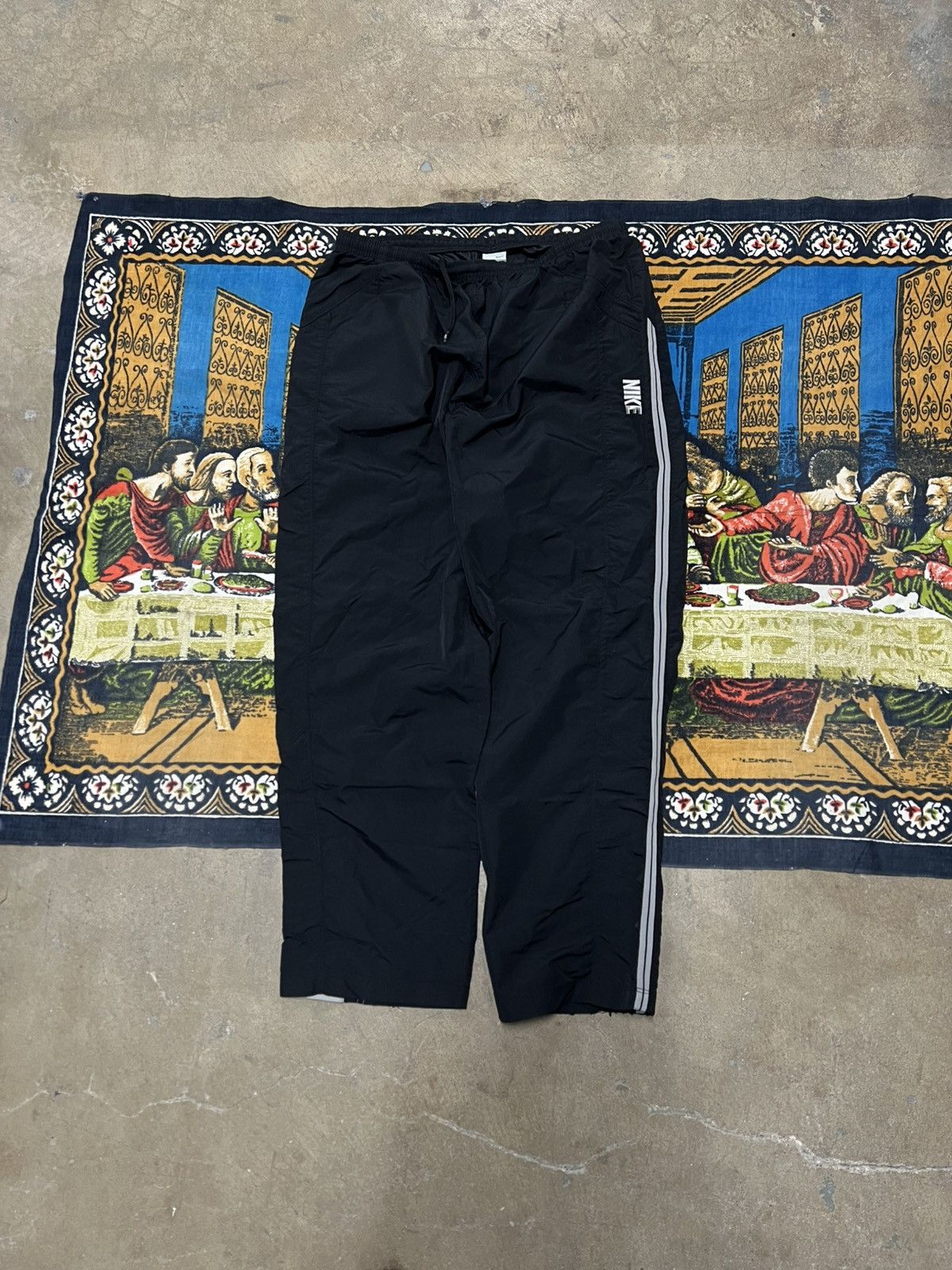 Black Nike track pants size L side stripes baggy skater y2k