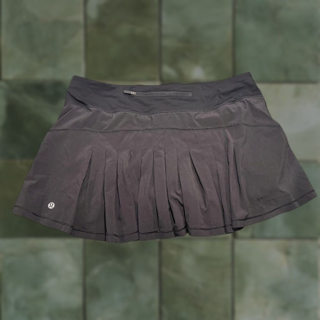 Lululemon LULULEMON Women's SZ 10 REG CIRCUIT BREAKER II Skirt Skort Dark Gray Solid Pattern Lightweight Pockets Lined Pleated Polyester Spandex Casual Travel Size 32" / US 10 / IT 46 - 1 Thumbnail