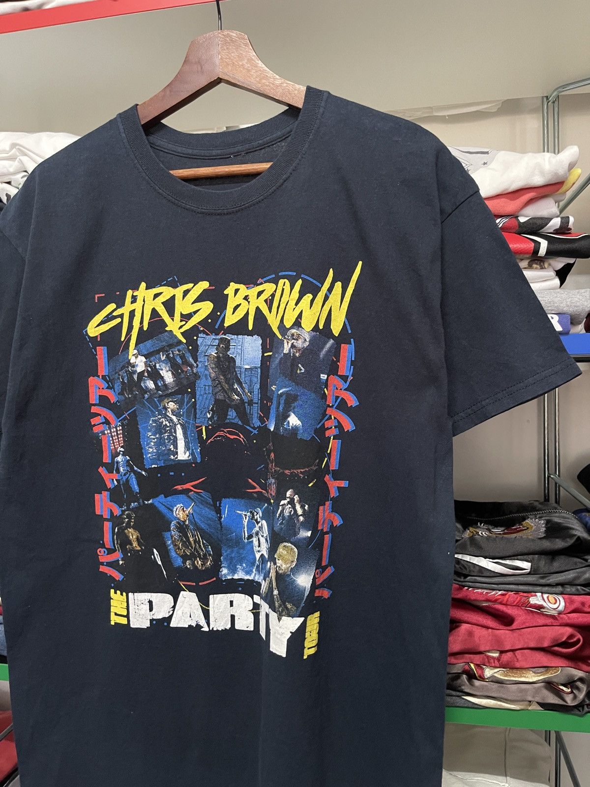 Band Tees Vintage Chris Brown The Party Tour Band Tee Size US M / EU 48-50 / 2 - 4 Thumbnail