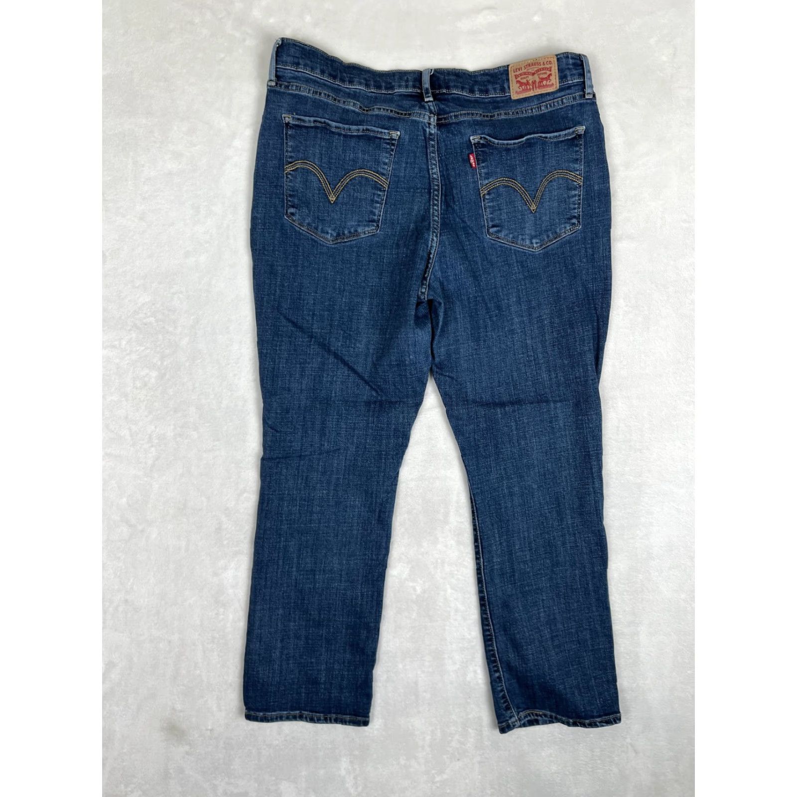 Levi's Levi's Jeans Women's 14 32x28 Blue Classic Straight Medium Wash Denim Pants Pocket zI pocks Size 36" / US 14 / IT 50 - 7 Thumbnail