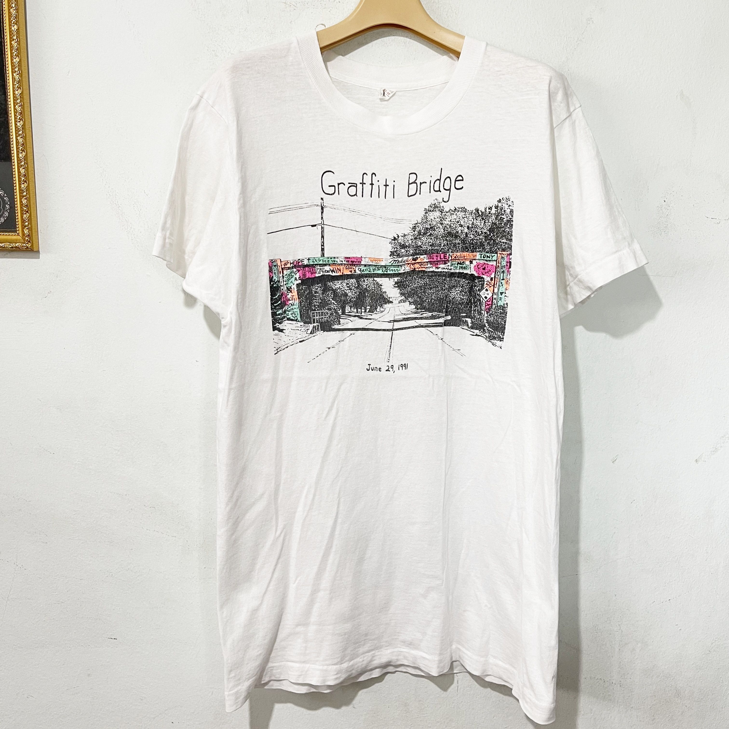 Vintage Vintage 1991 Graffiti Bridge T-Shirt Size US S / EU 44-46 / 1 - 1 Thumbnail