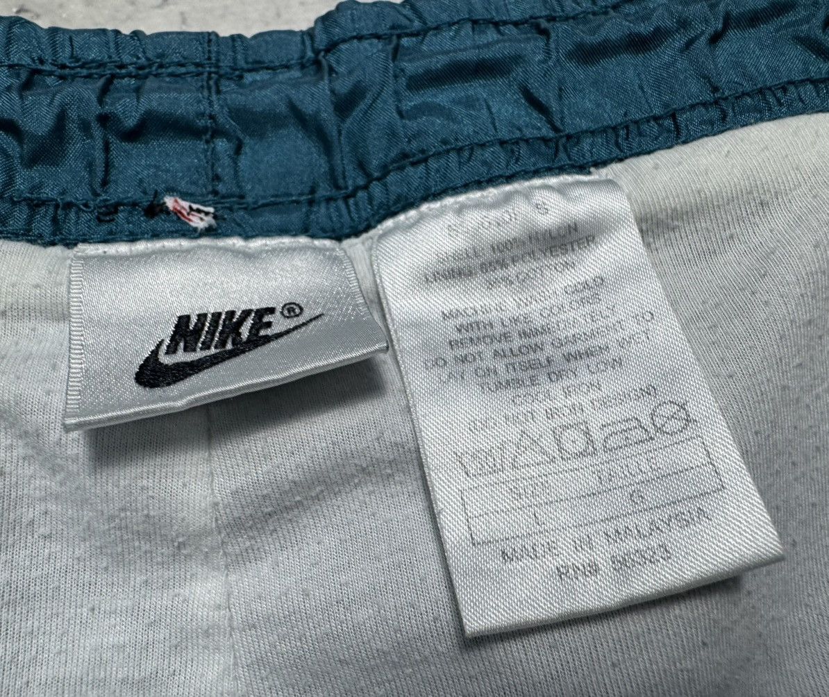 Nike Nike Vintage 80’s Nylon Track Pants Swoosh Drill Size US 34 / EU 50 - 4 Thumbnail