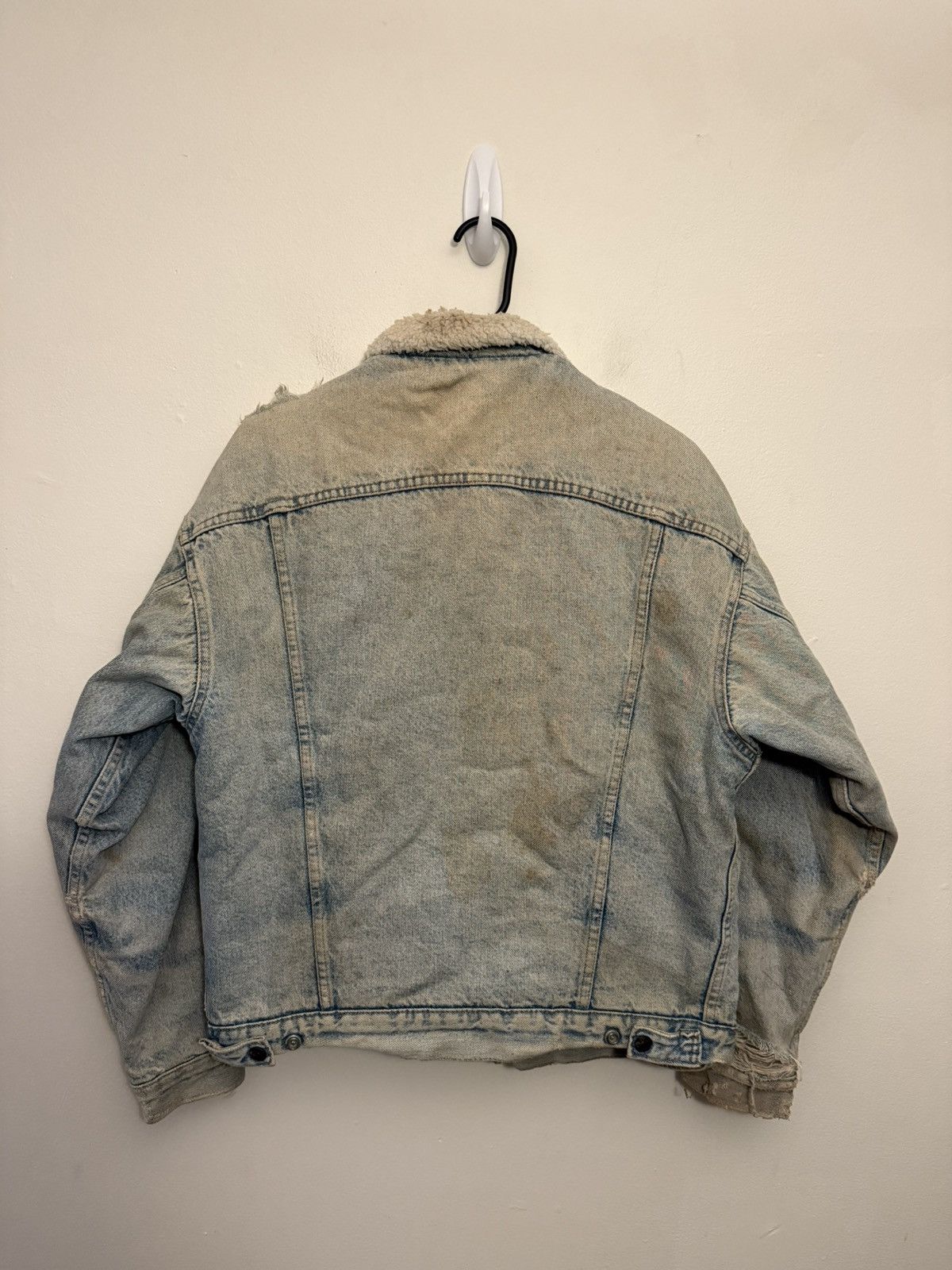 Vintage Vintage Levi’s Distressed Thrashed Denim Fleece Work Jacket Size US M / EU 48-50 / 2 - 7 Thumbnail
