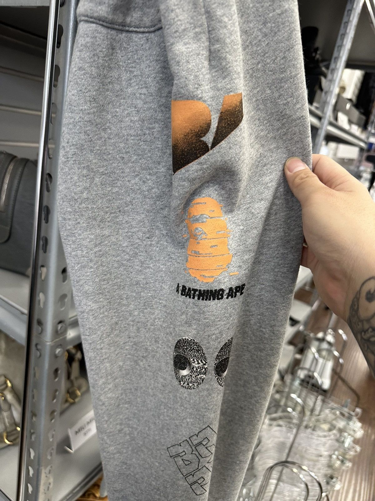 Bape BAPE mutli logo sweatpants joggers gray medium bathing ape Size US 32 / EU 48 - 4 Thumbnail