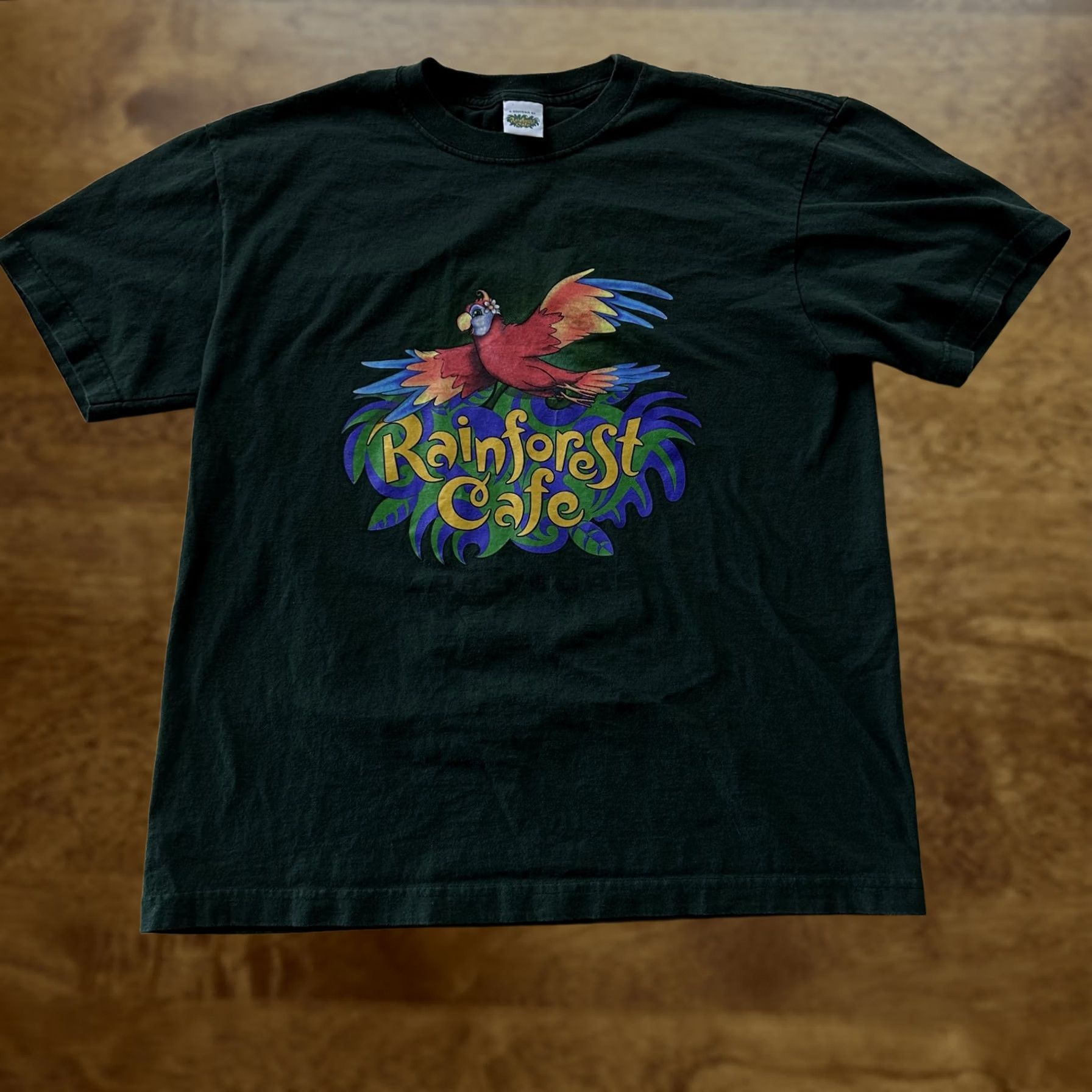 Vintage VINTAGE Rainforest Cafe Shirt Mens Large Green Parrot Graphic Tee T-Shirt Size US L / EU 52-54 / 3 - 1 Thumbnail