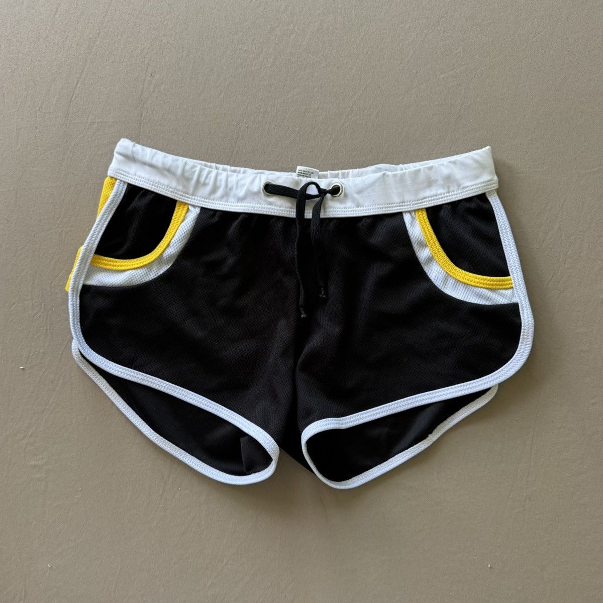 Other RETRO DOLPHIN TRACK SHORTS Size US 26 / EU 42 - 1 Thumbnail