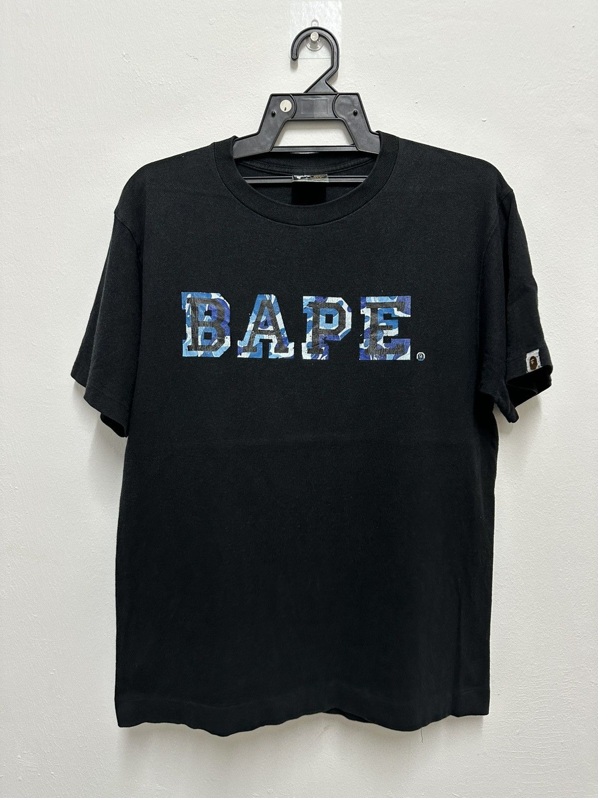Bape Vintage Bape Spellout Camo Tshirt Size US M / EU 48-50 / 2 - 1 Thumbnail